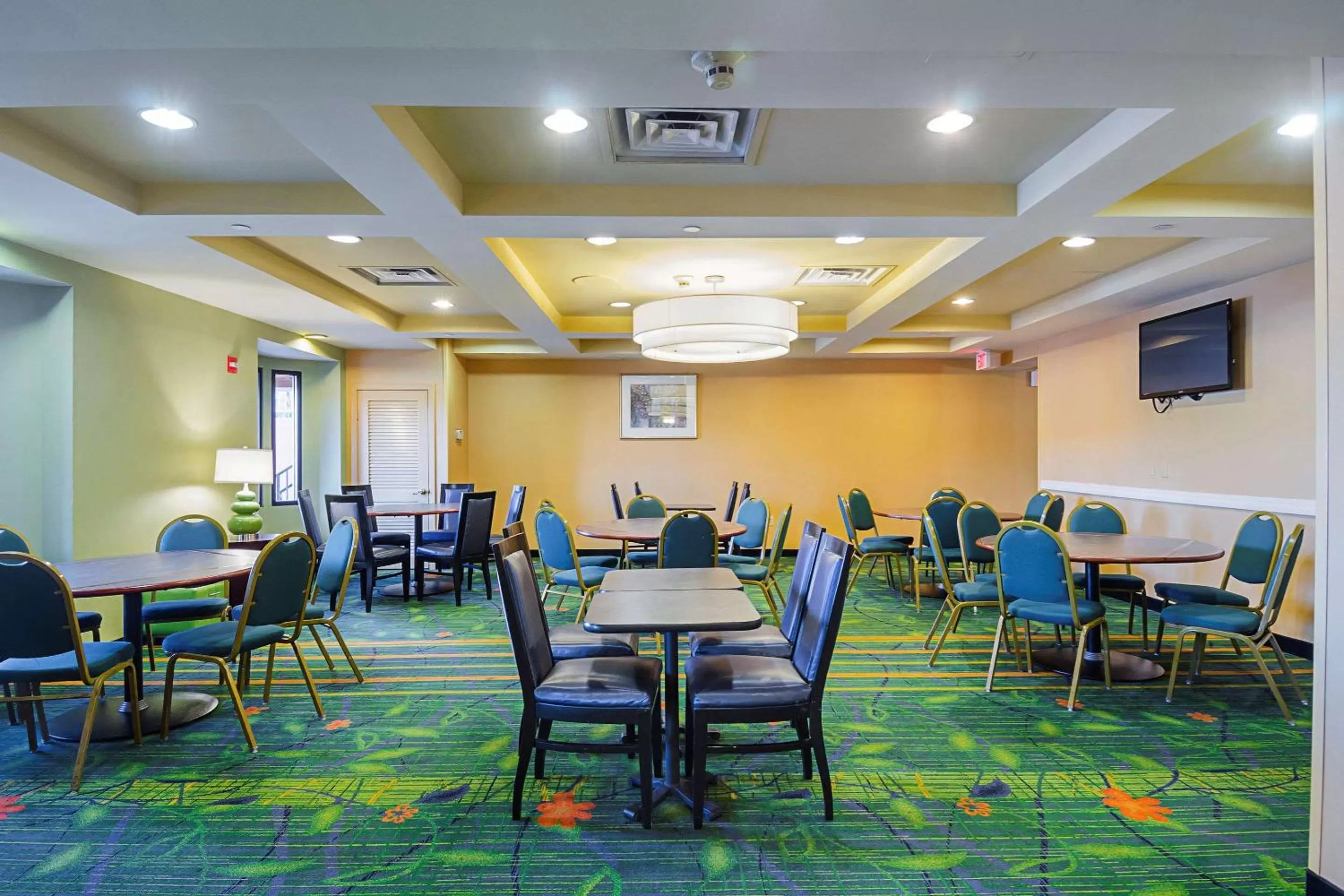 Restaurant/places to eat in Quality Inn Boston-Revere