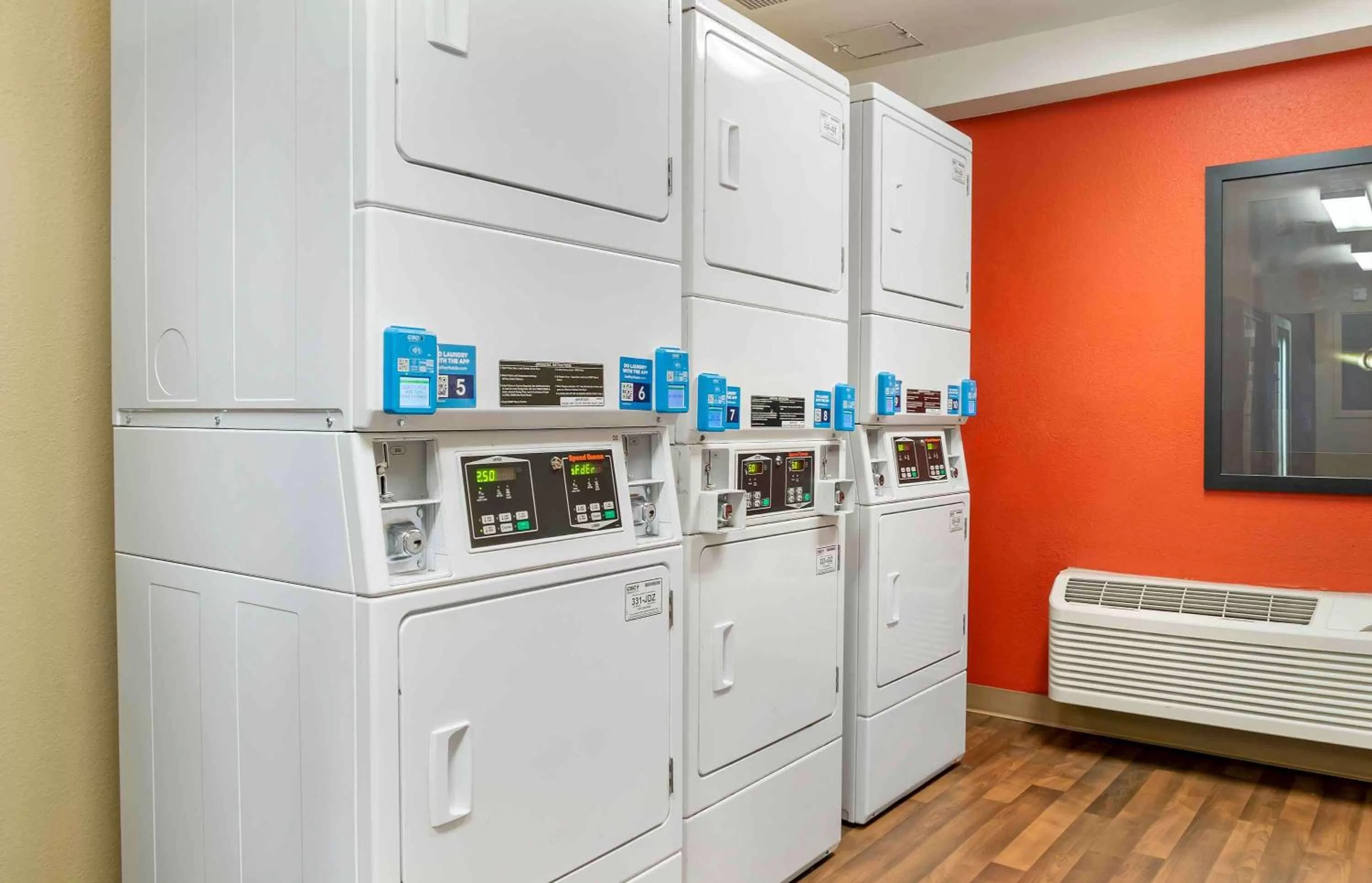 Property building in Extended Stay America Select Suites - Detroit - Farmington Hills