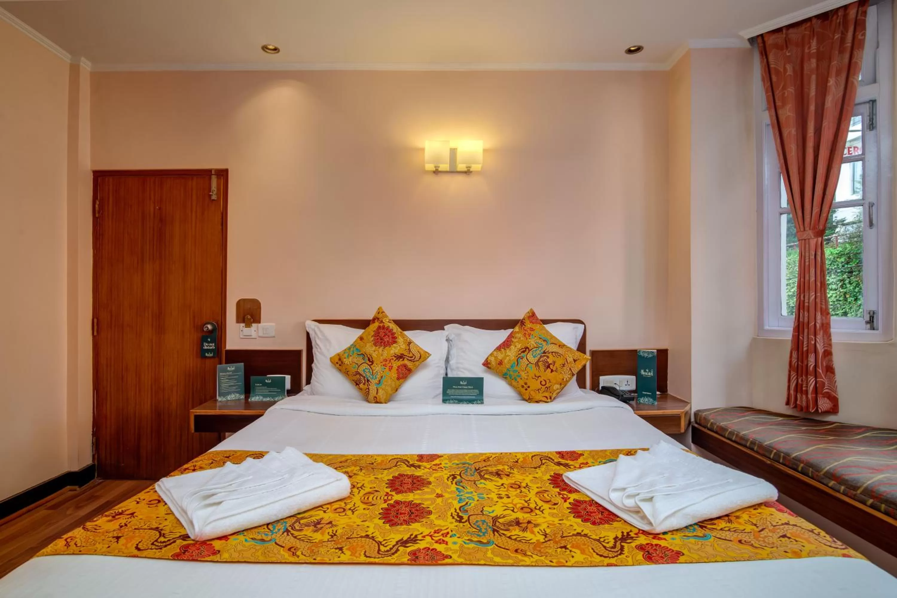 Bed in Muscatel Spring Burn - 100 Mts from Mall Road