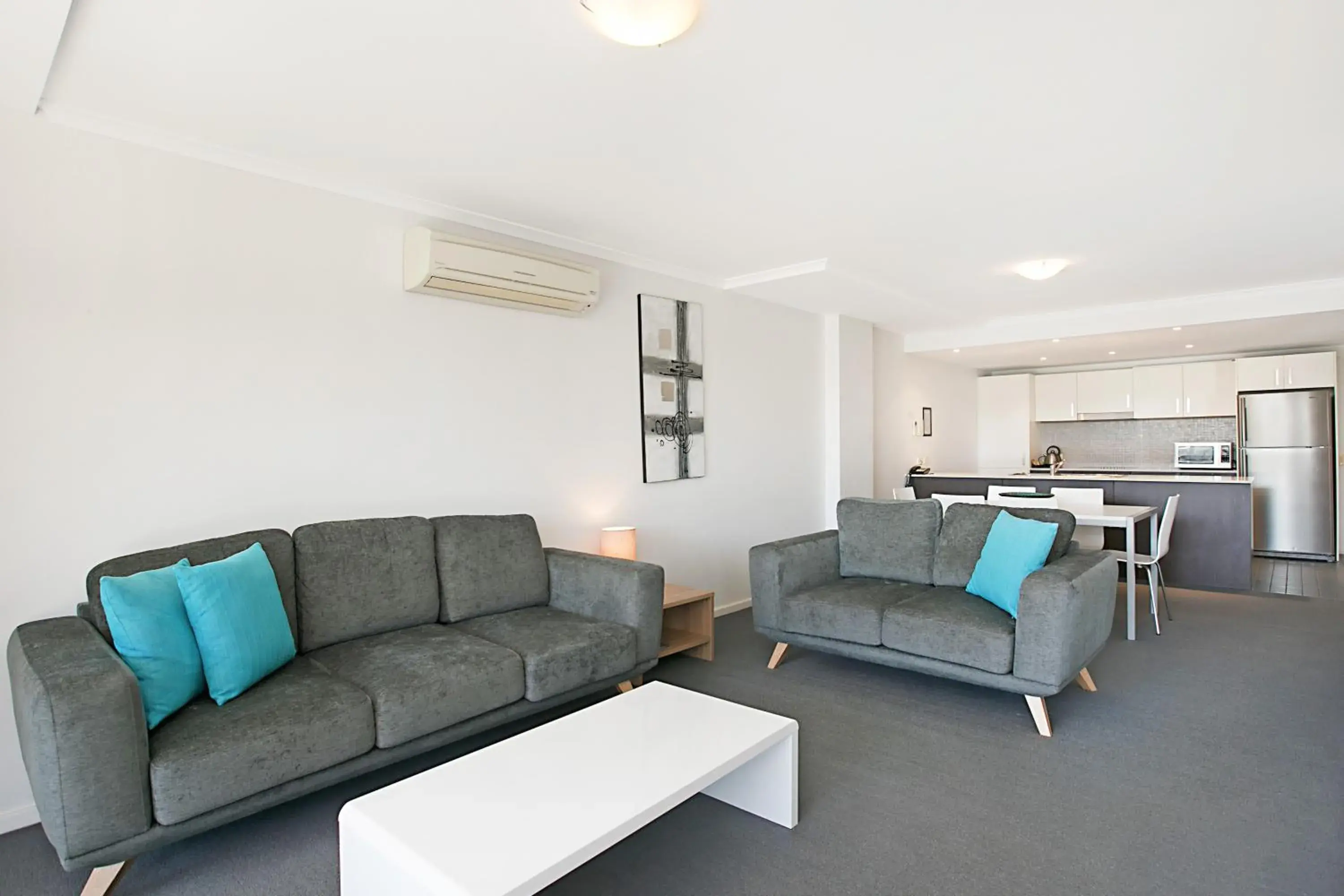 Kitchen or kitchenette, Seating Area in Mantra Nelson Bay