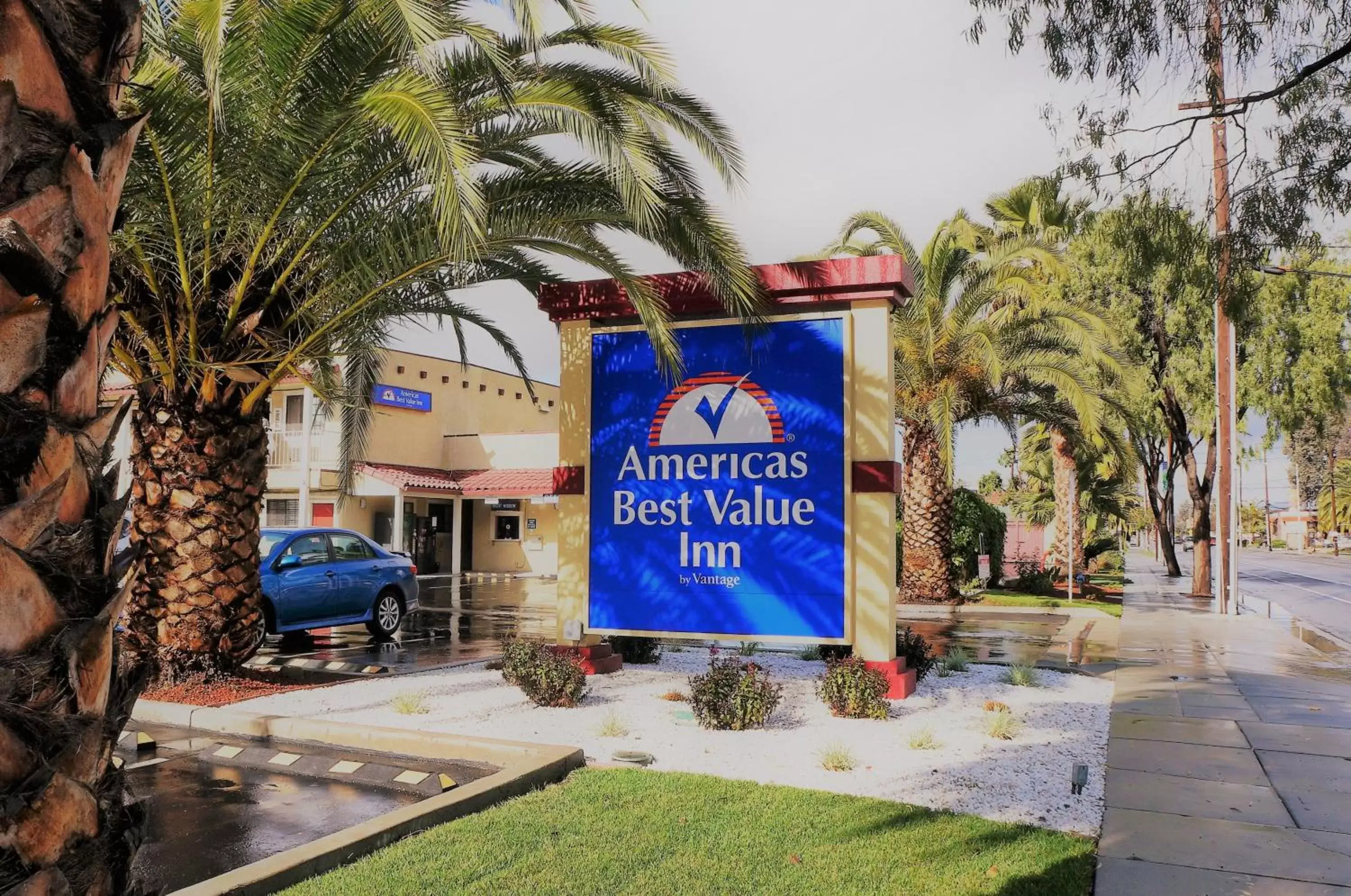 Property building in Americas Best Value Inn - Milpitas