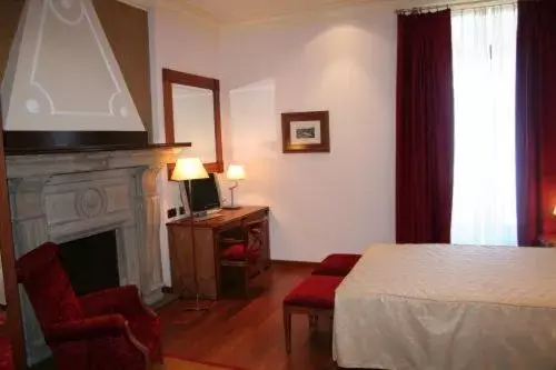 Photo of the whole room, Bed in Hotel Palacio de la Magdalena