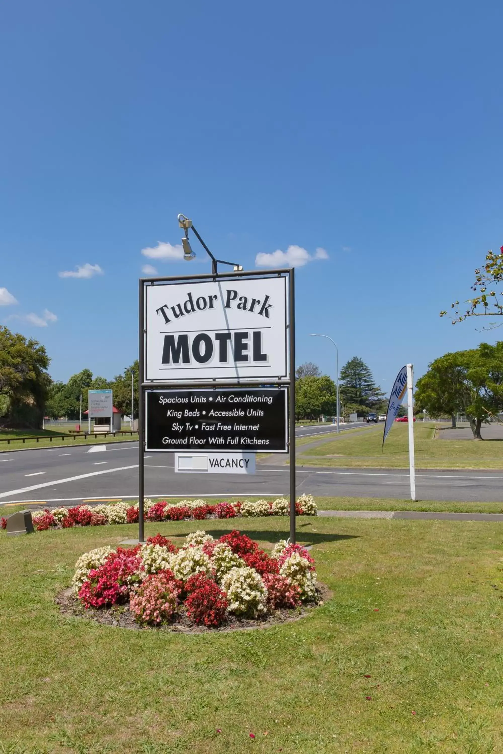 Logo/Certificate/Sign, Property Logo/Sign in Tudor Park Motel