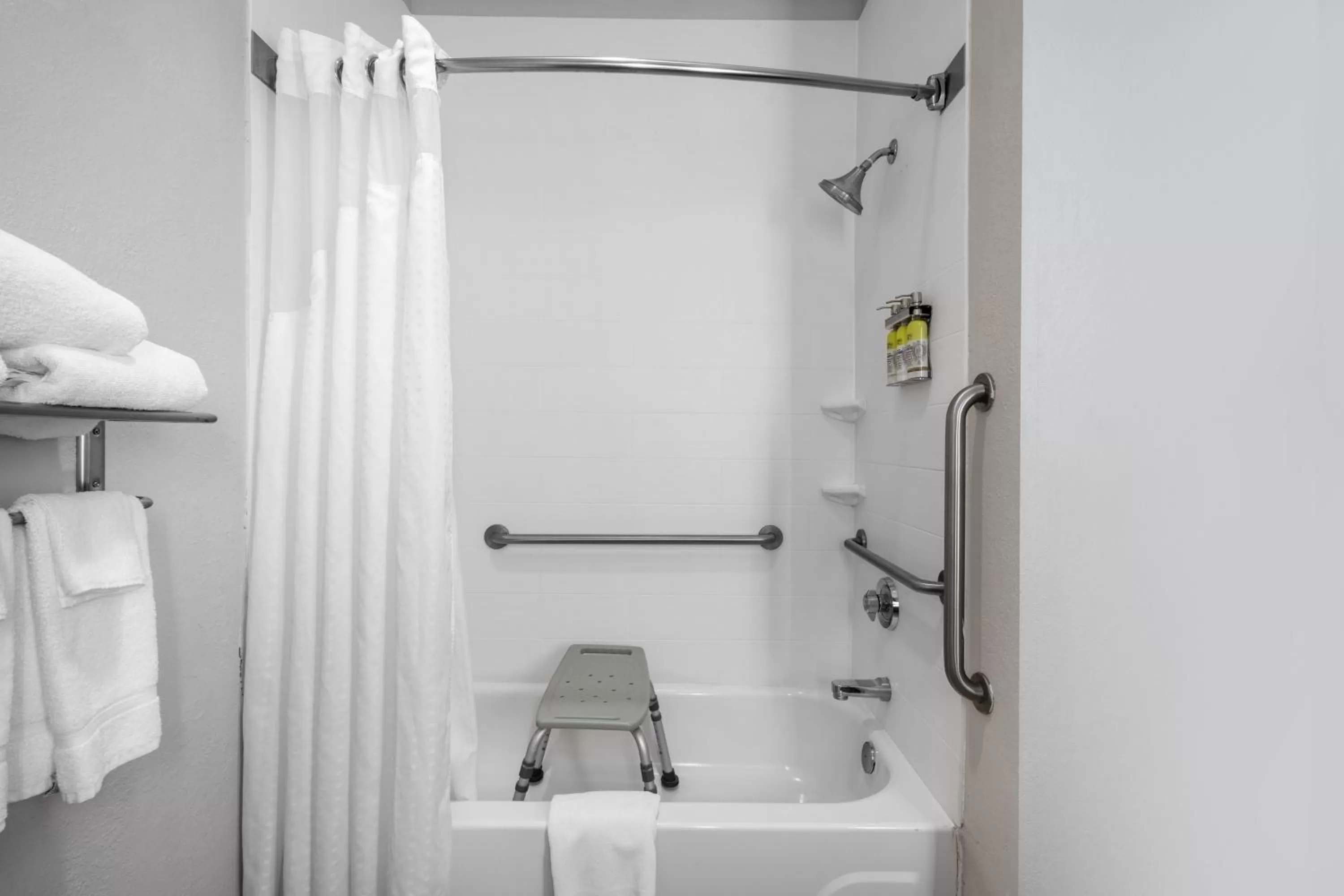 Bathroom in Holiday Inn Express & Suites Tell City by IHG