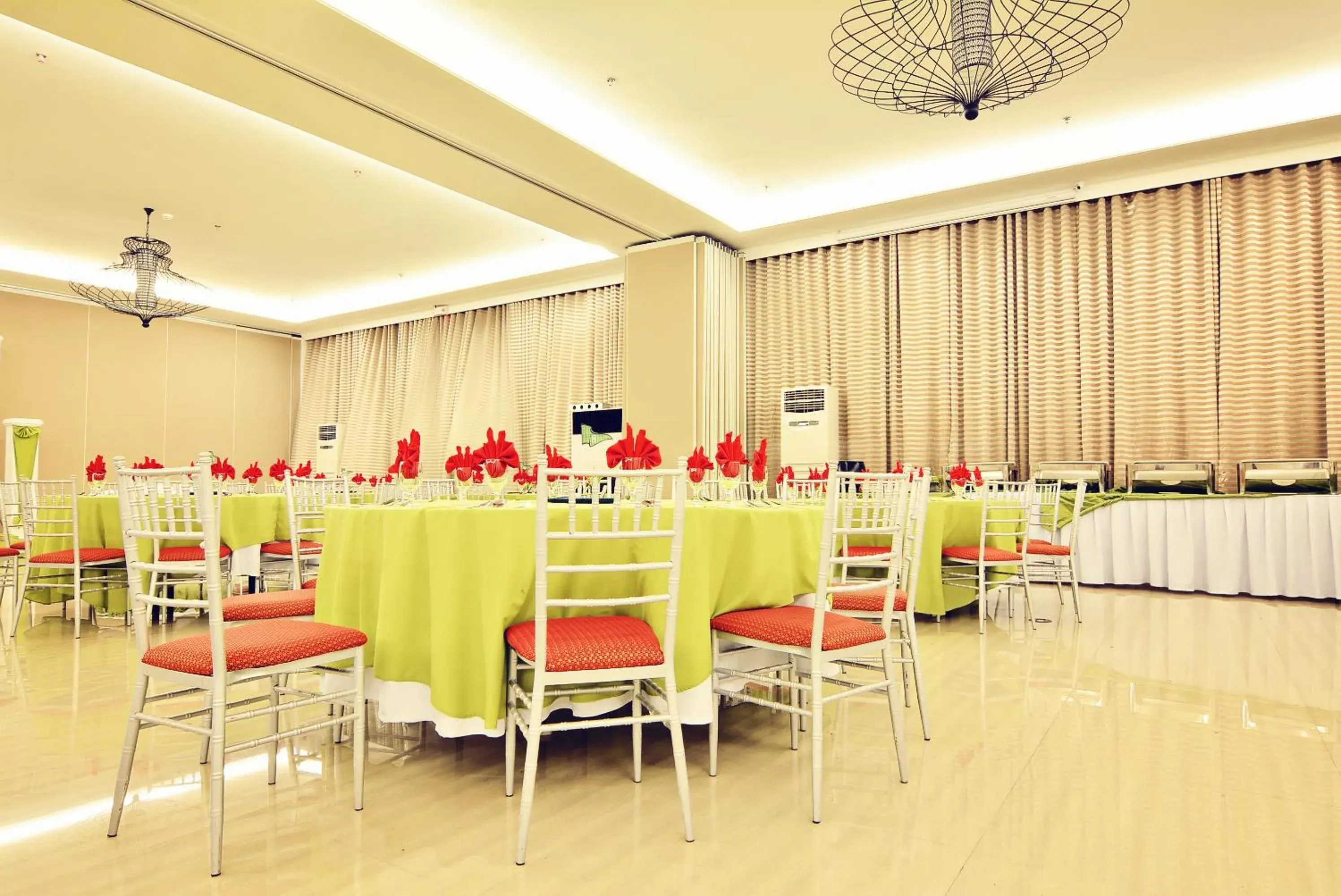 Business facilities, Restaurant/Places to Eat in Citystate Asturias Hotel