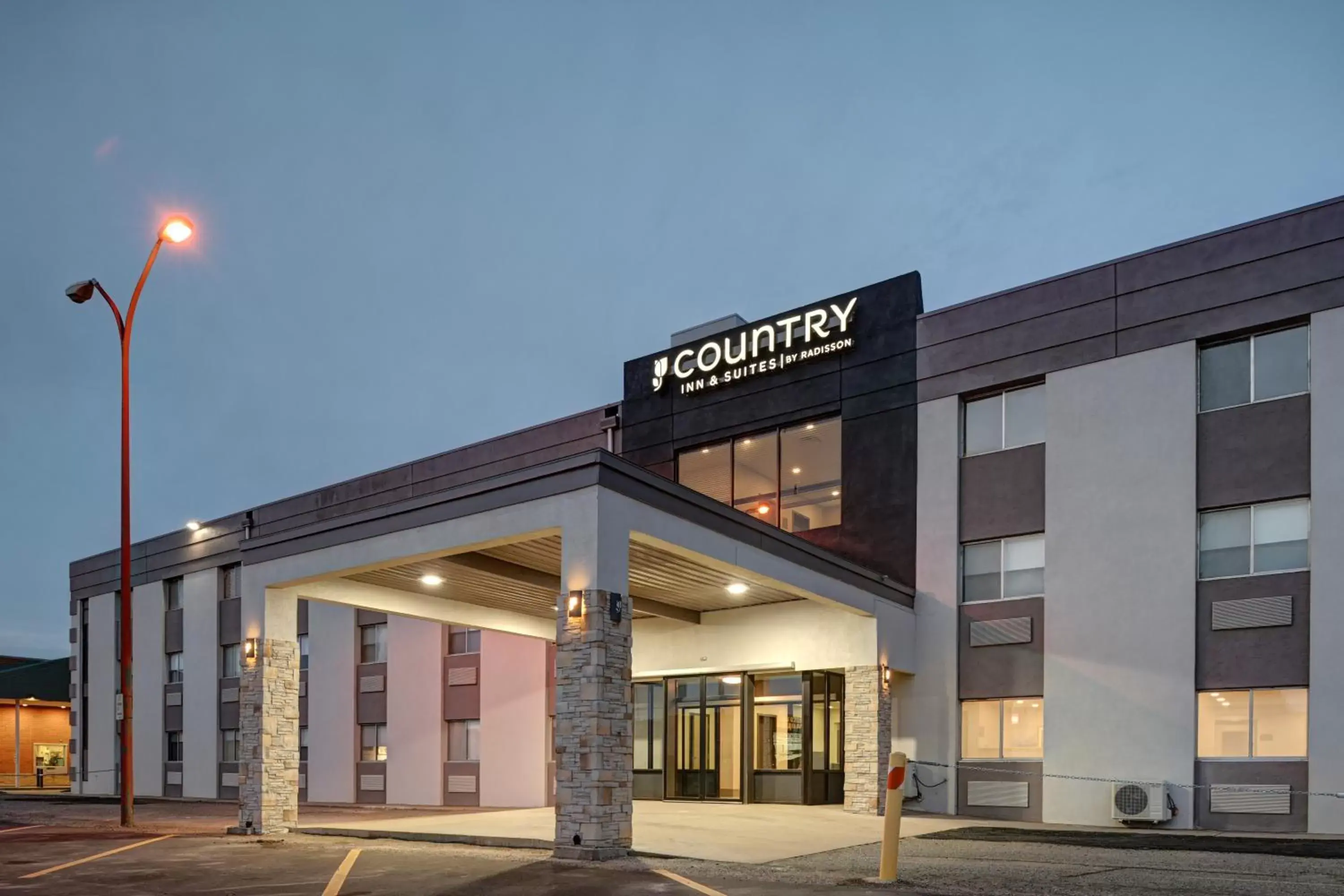 Facade/entrance in Country Inn & Suites by Radisson, Pierre, SD