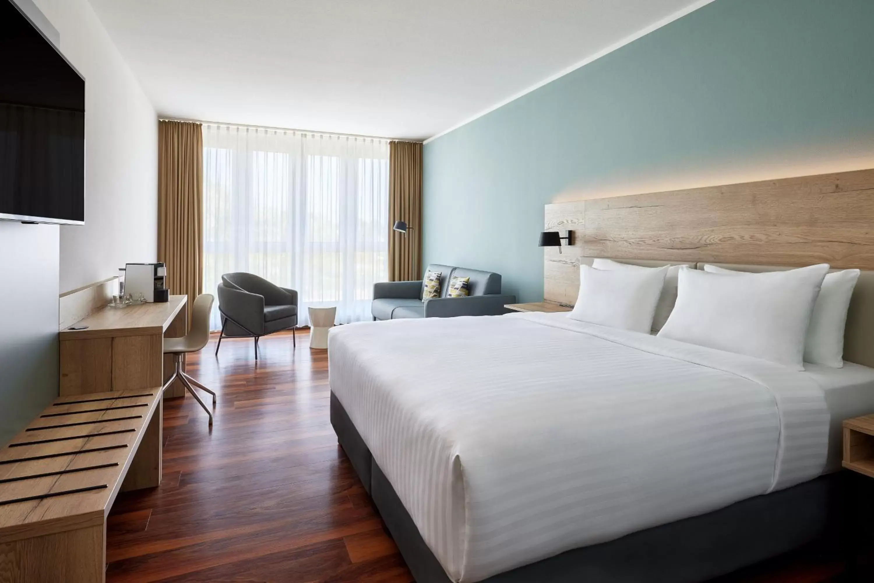 Photo of the whole room in Courtyard by Marriott Dresden