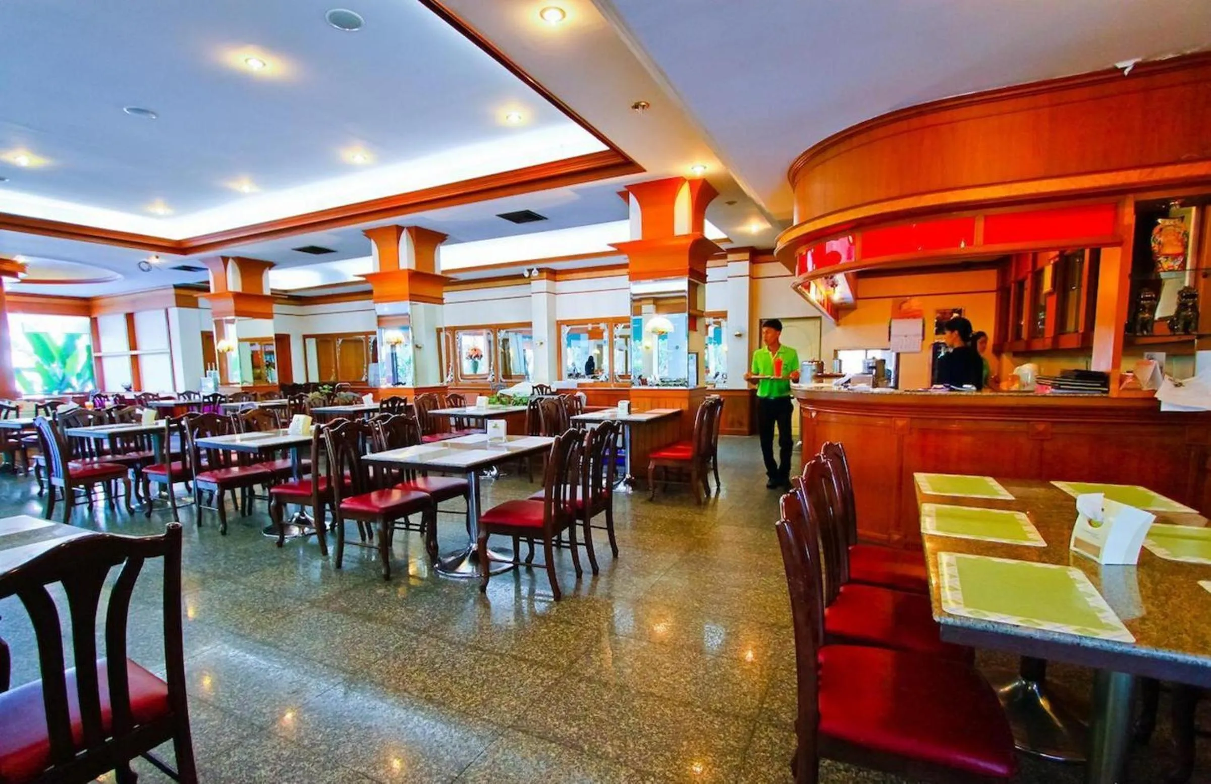 Restaurant/places to eat in Grand Park Hotel