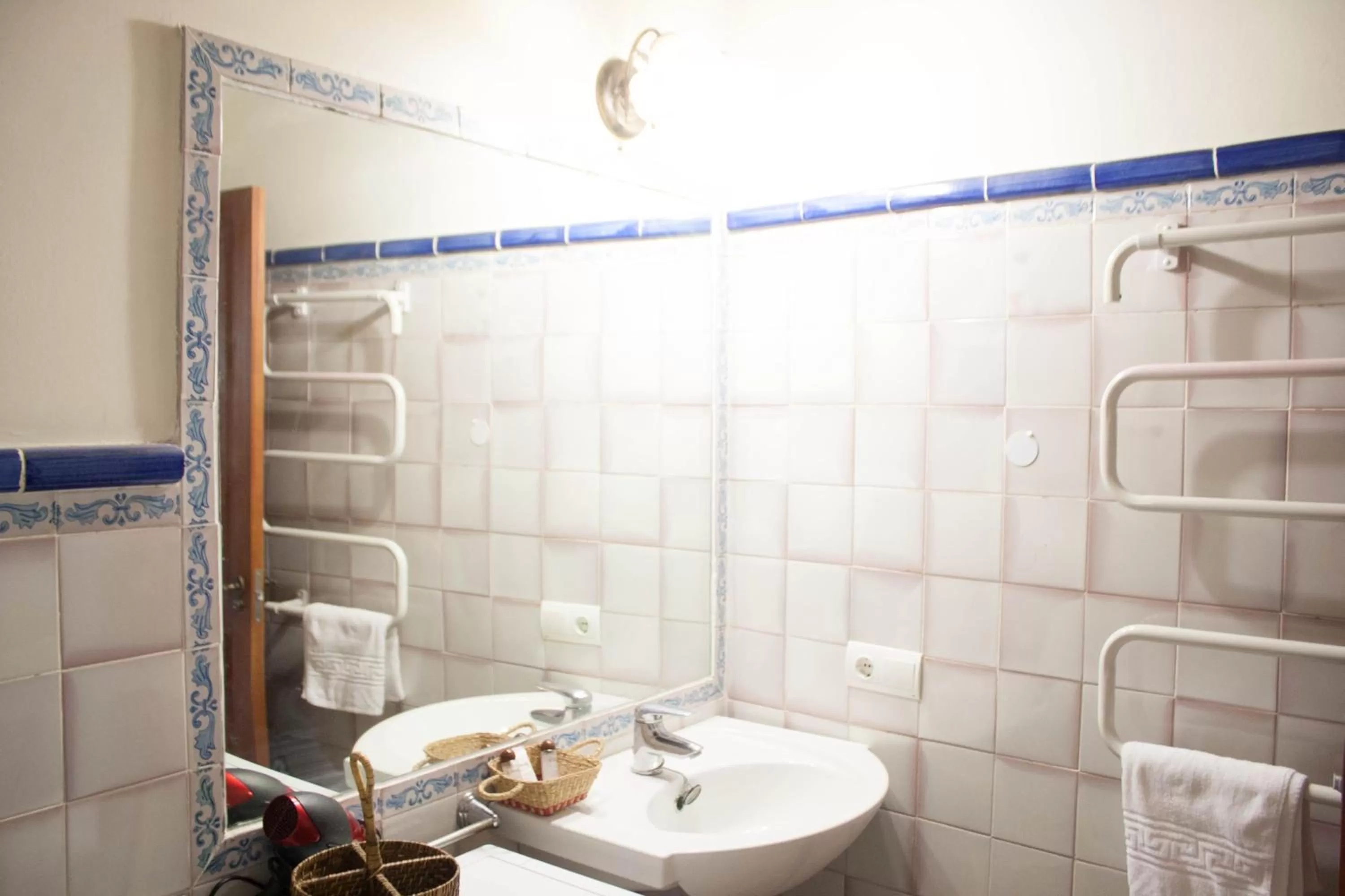 Bathroom in Abadia Suites