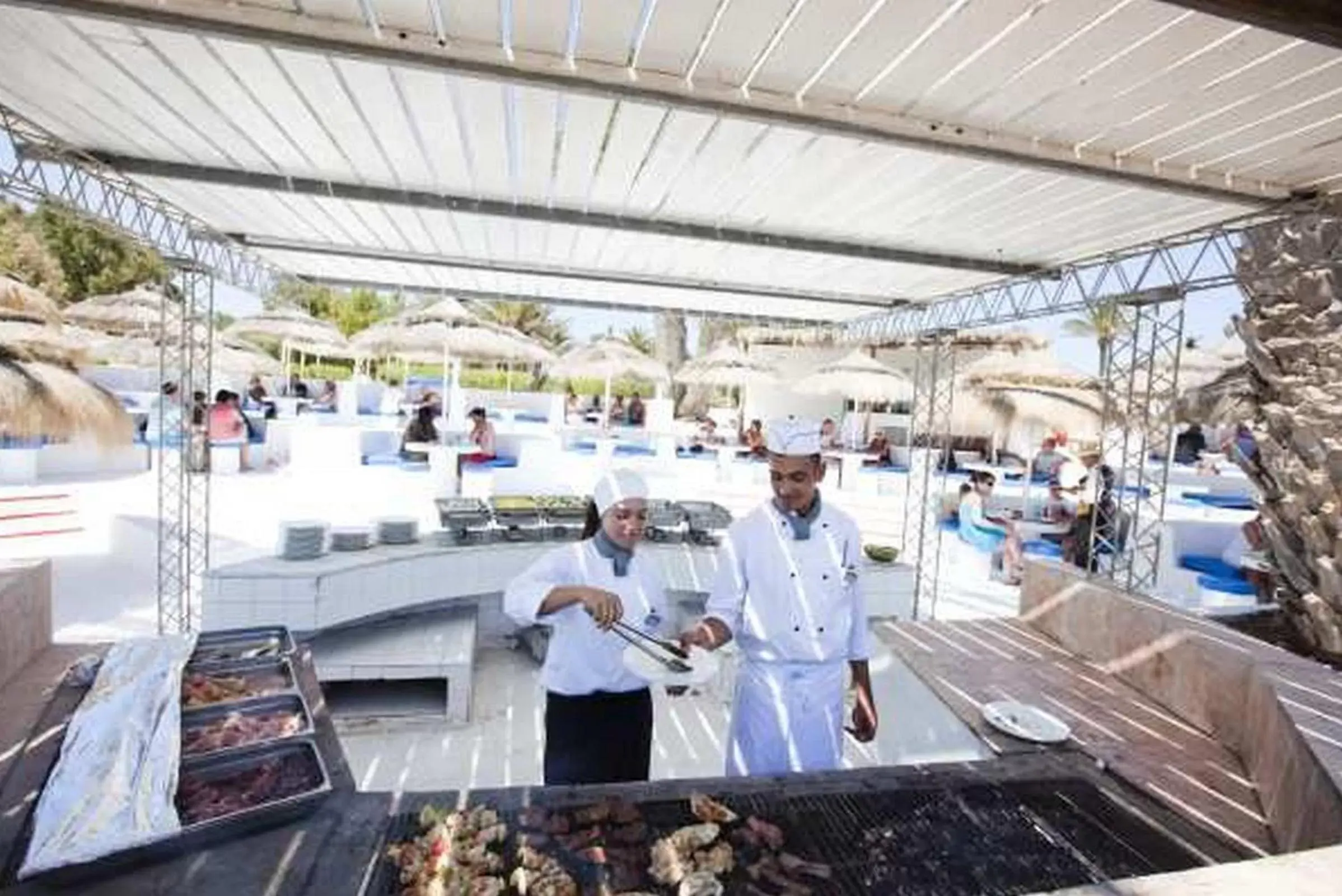 BBQ facilities, Restaurant/Places to Eat in El Mouradi Djerba Menzel