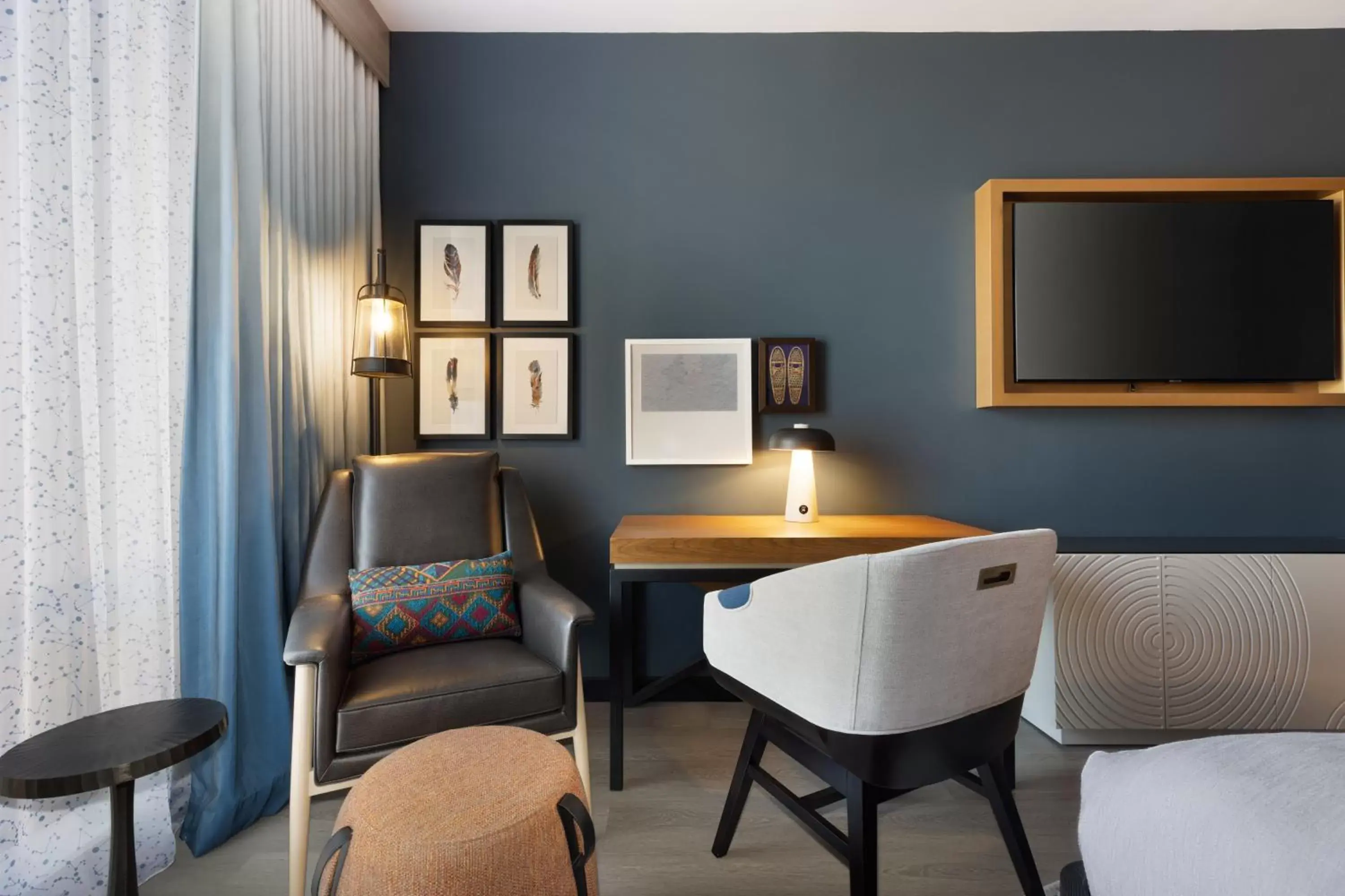 Seating area in Hotel Indigo - Silverthorne by IHG Seating area in Hotel Indigo - Silverthorne by IHG