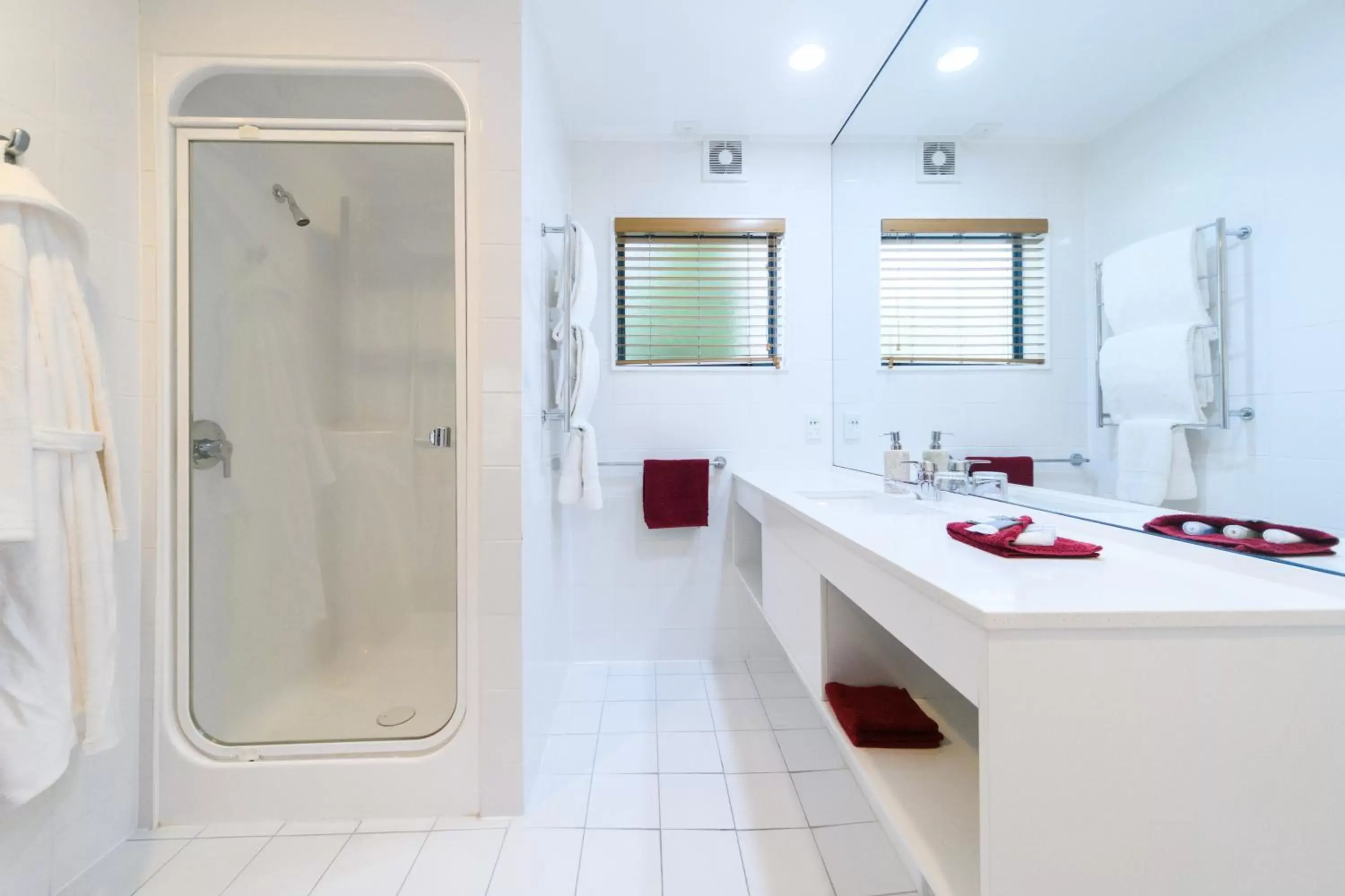 Bathroom in Aubyn Court Spa Motel