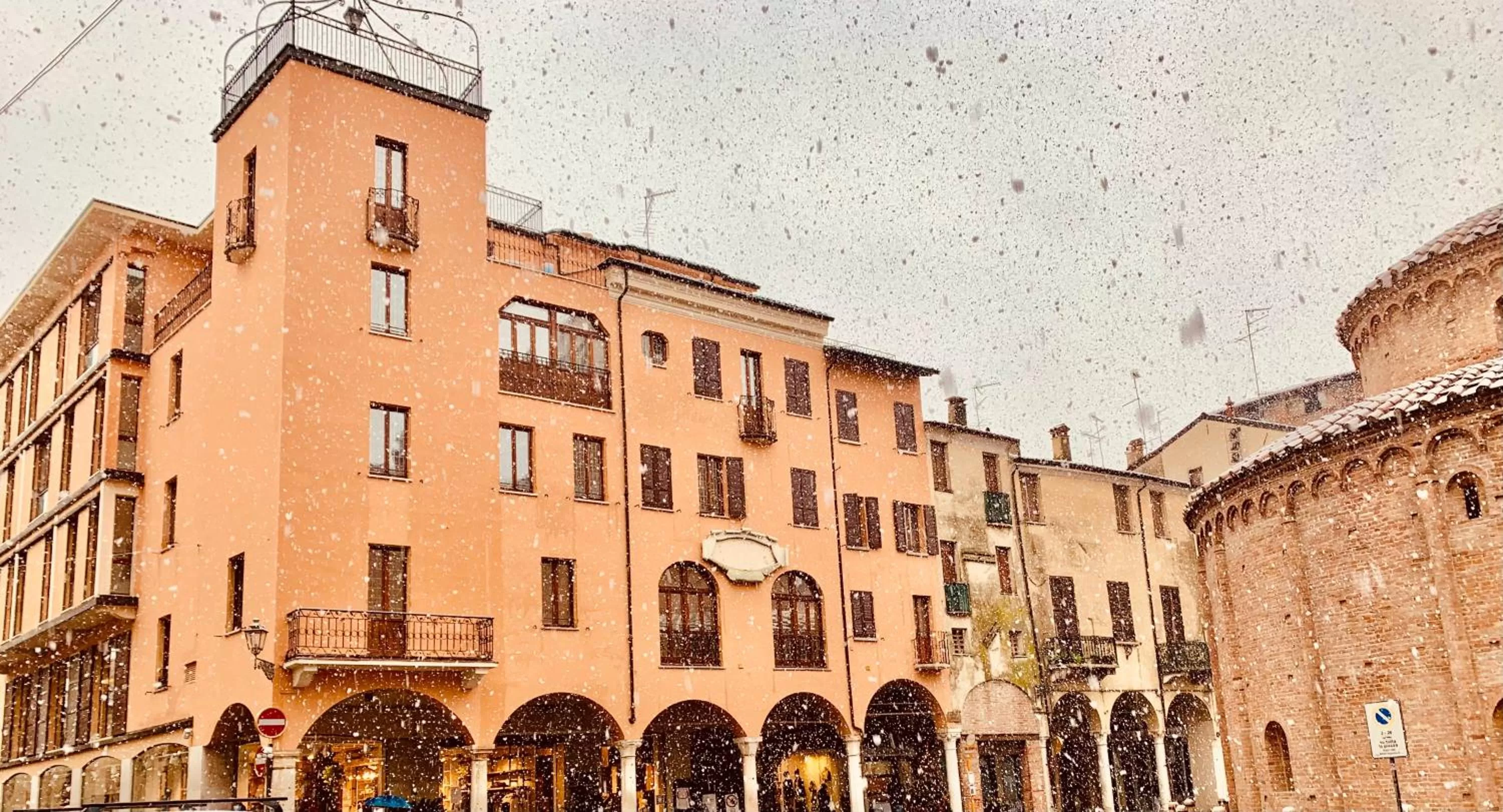 Facade/entrance in Grand Hotel San Lorenzo
