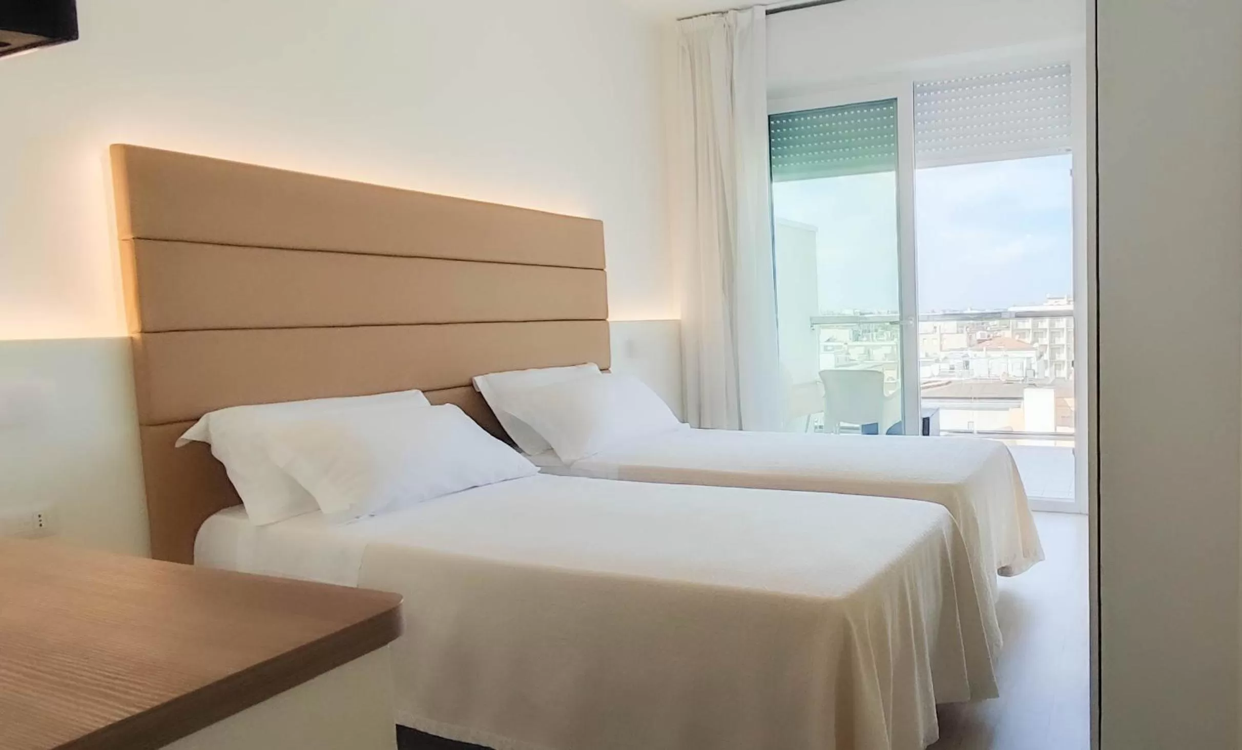 Property building, Bed in Eurhotel