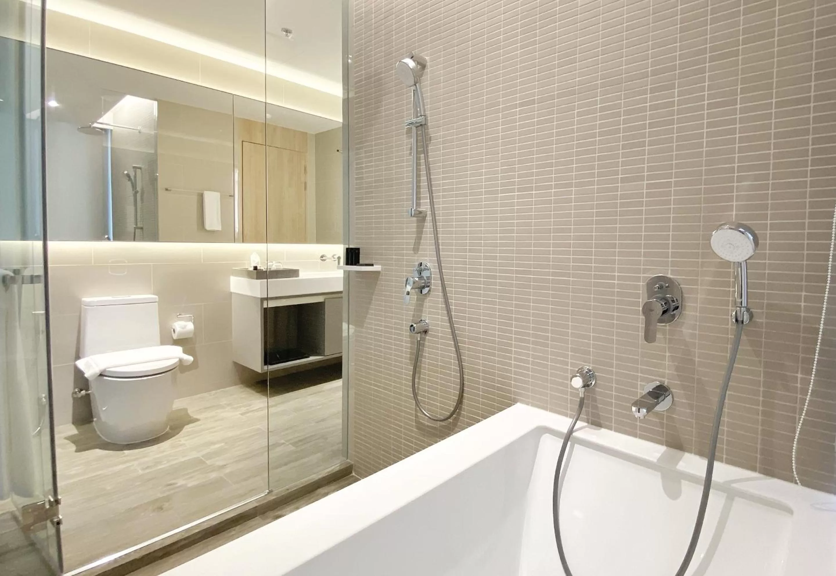 Toilet in Oakwood Suites Bangkok