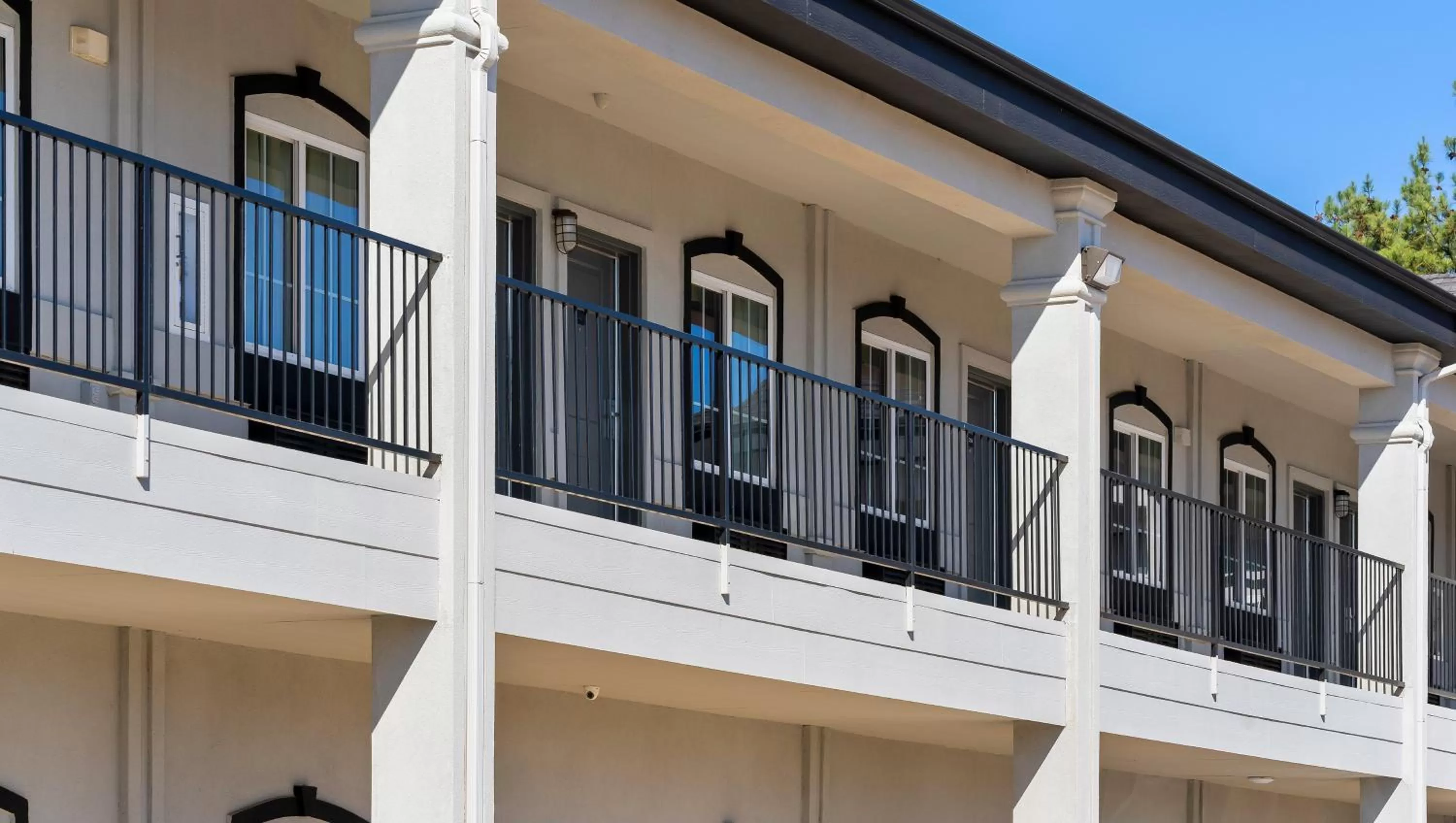 Property building in Belmont Inn and Suites Tatum