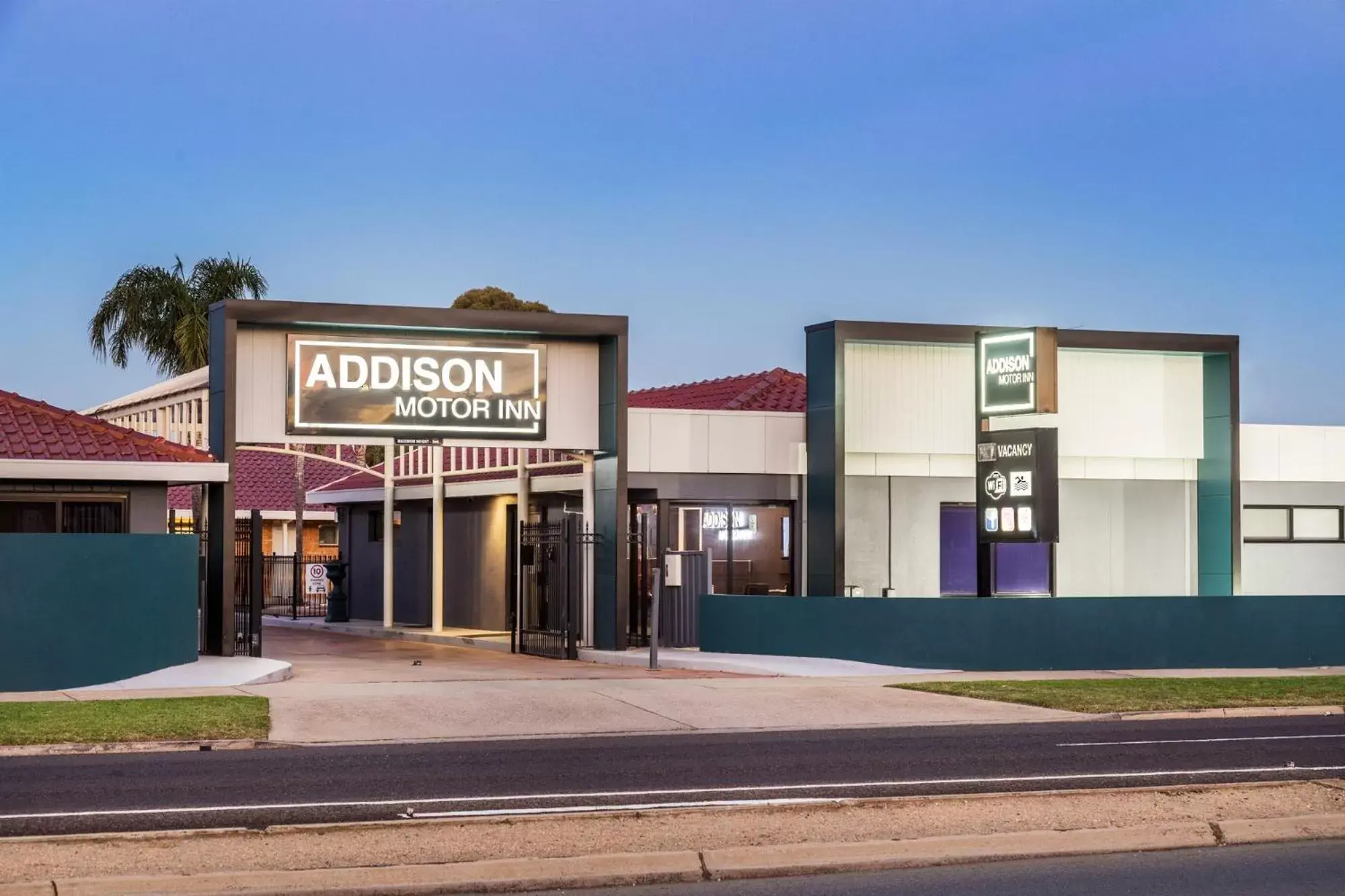 Property building in Addison Motor Inn