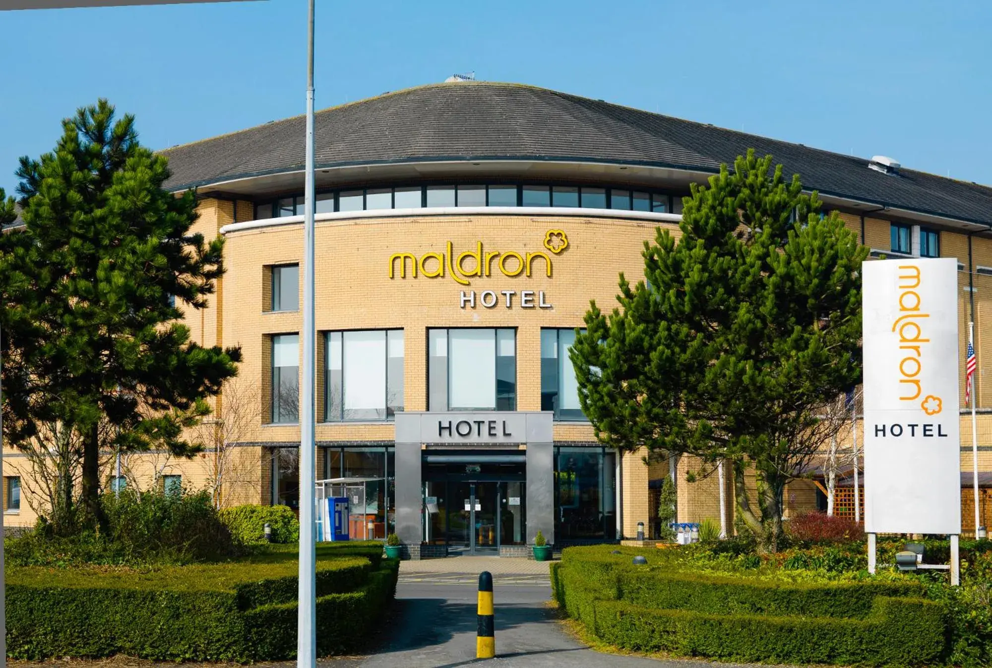 Facade/entrance, Property Building in Maldron Hotel Belfast International Airport