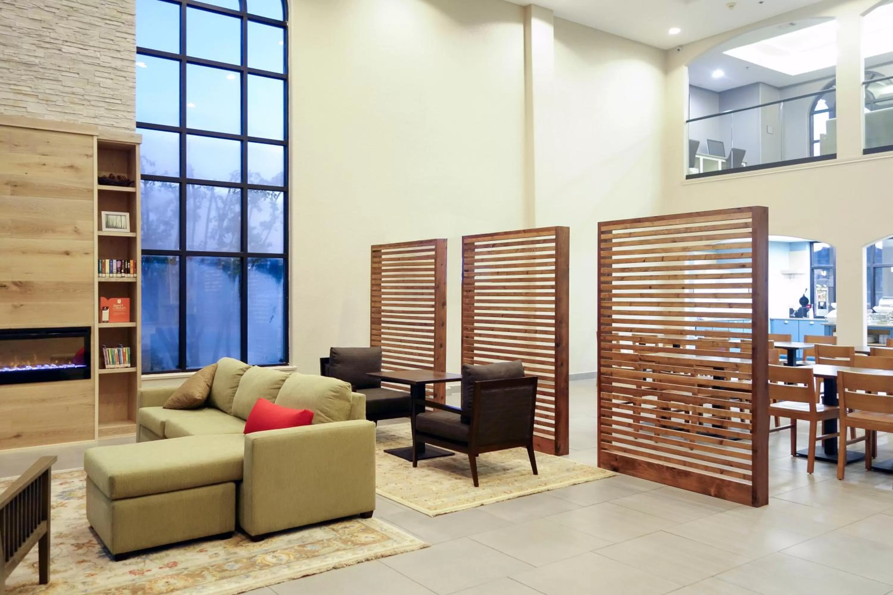 Living room in Country Inn & Suites by Radisson, Houston Northwest, TX