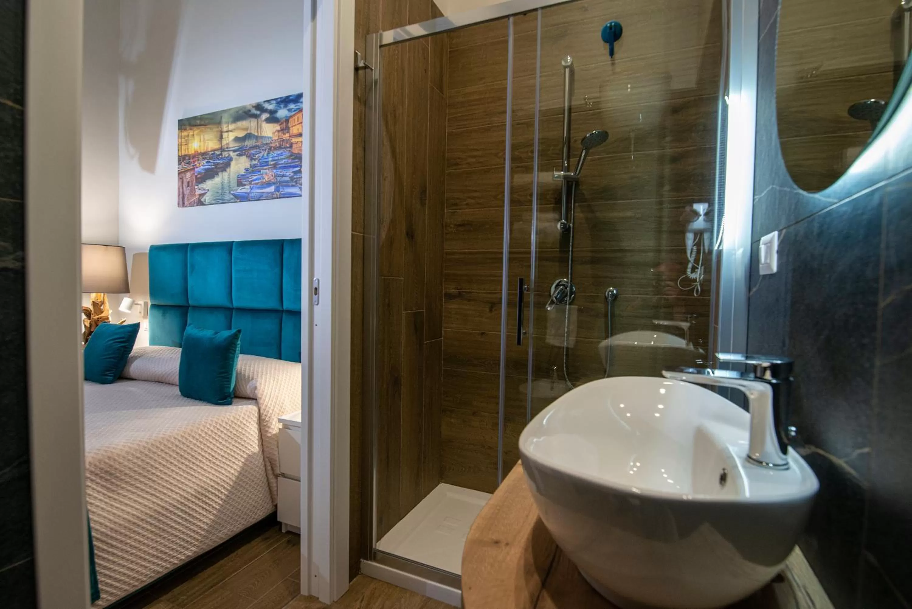 Shower, Bathroom in VIVI A NAPOLI