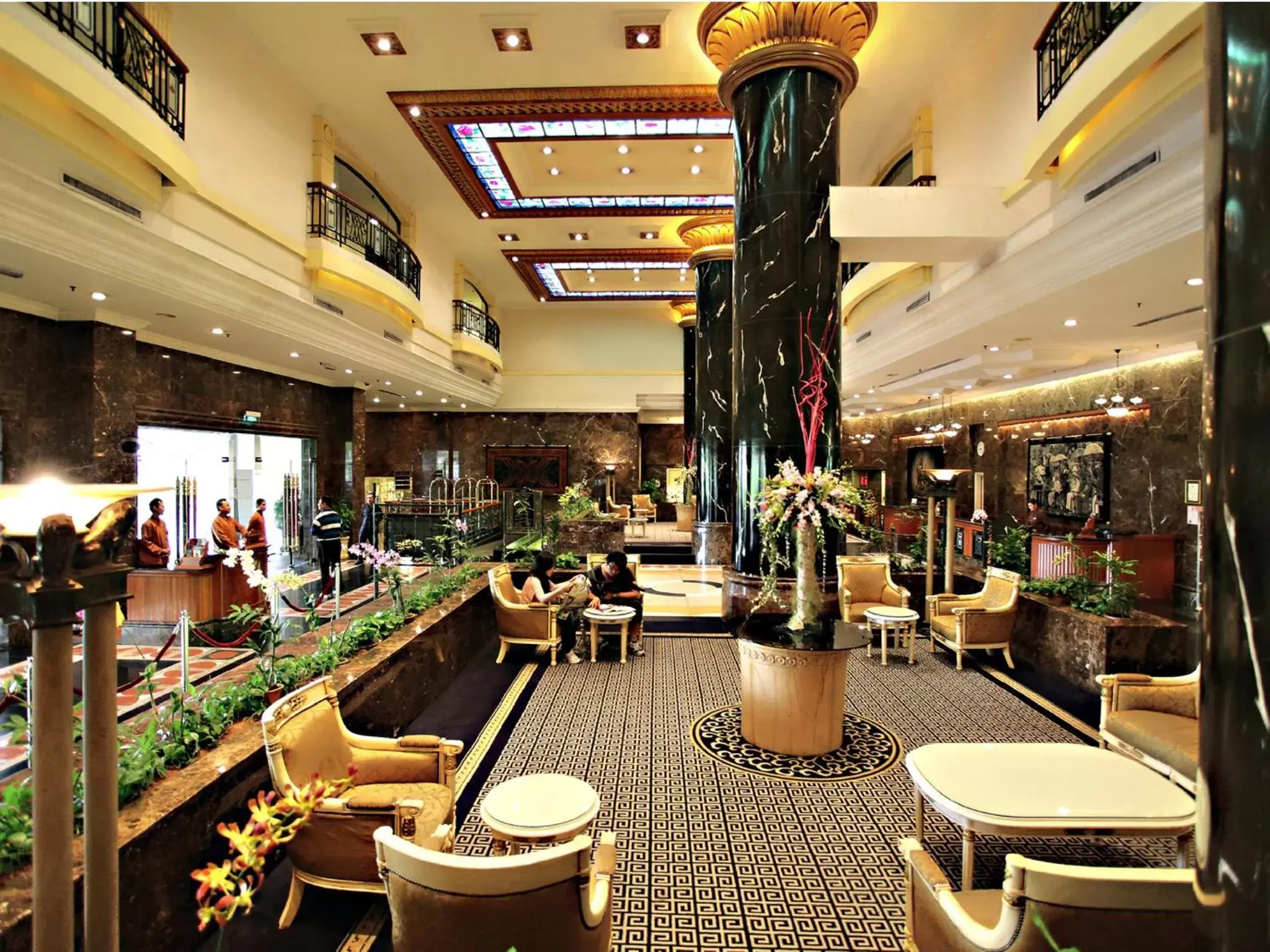 Lobby or reception, Restaurant/Places to Eat in Merdeka Palace Hotel & Suites