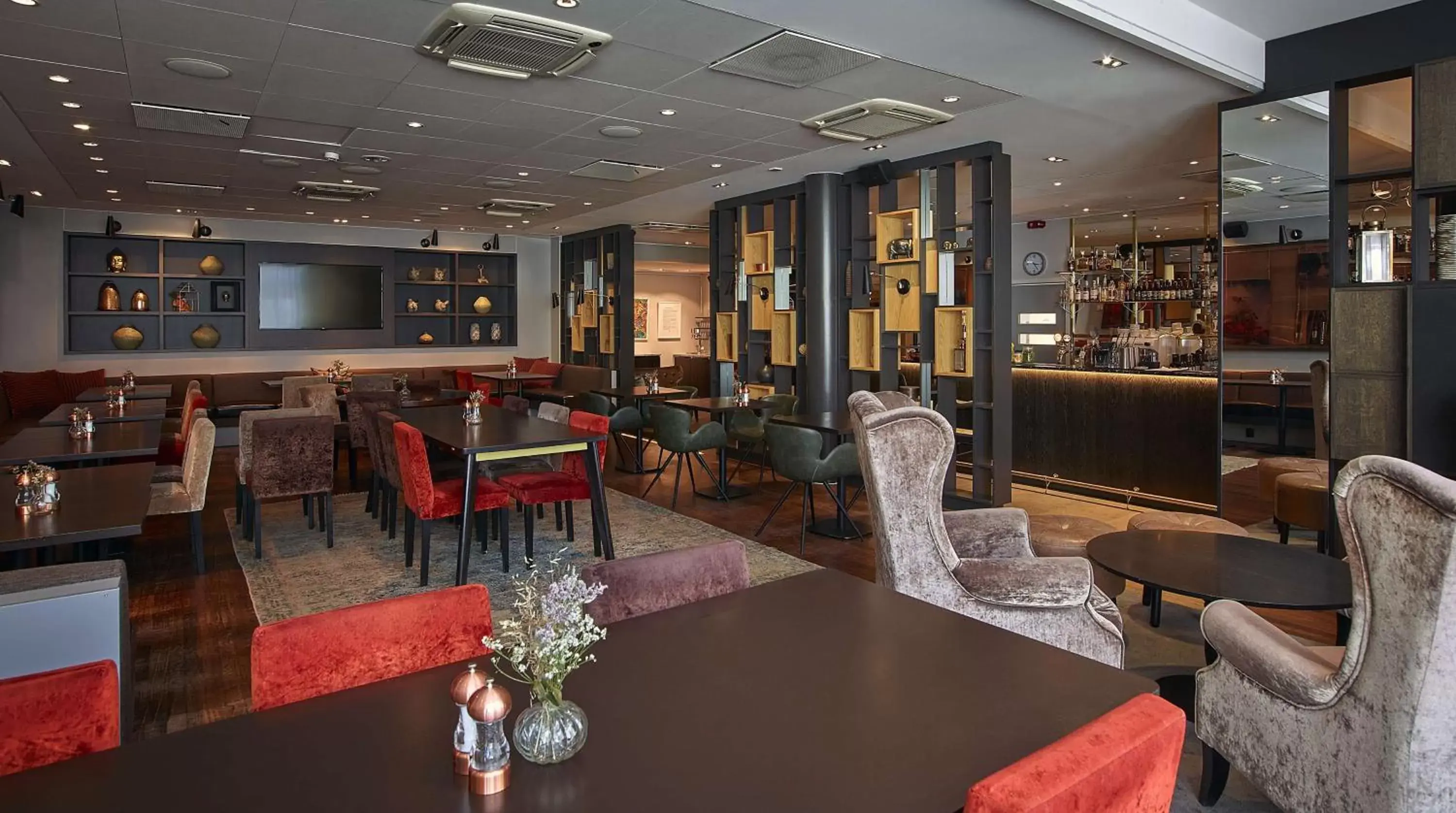 Restaurant/Places to Eat in Scandic Stora Hotellet