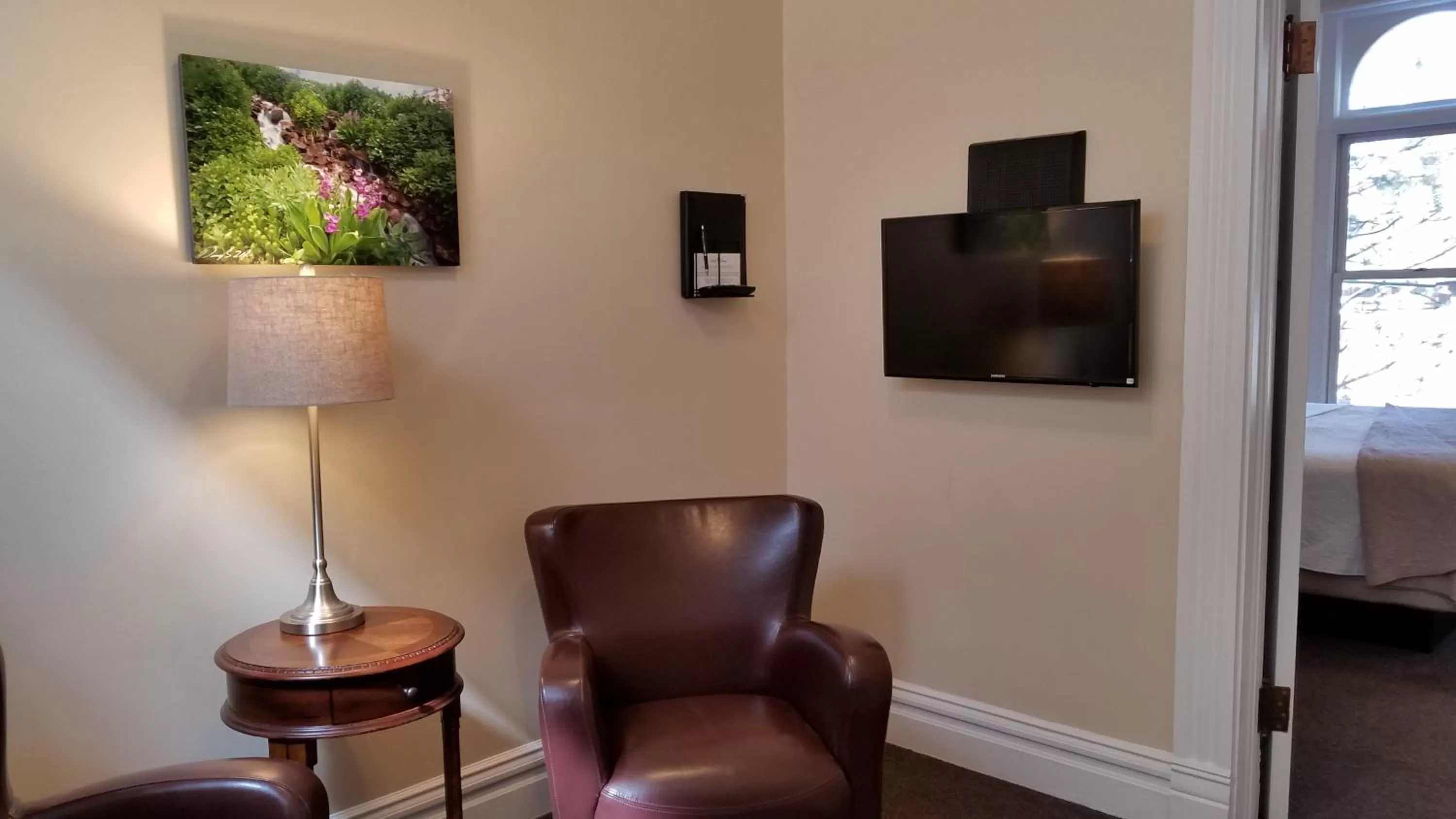 Seating area, TV/Entertainment Center in Hotel Ouray - for 12 years old and over
