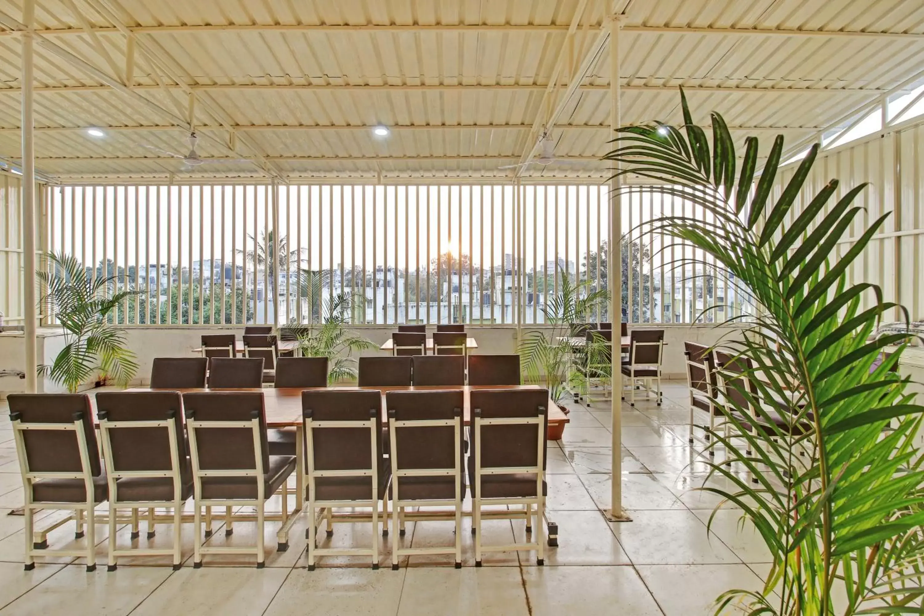 Restaurant/places to eat in Treebo Krishna Regency ISBT Bus Stop Restaurant/places to eat in Treebo Krishna Regency ISBT Bus Stop