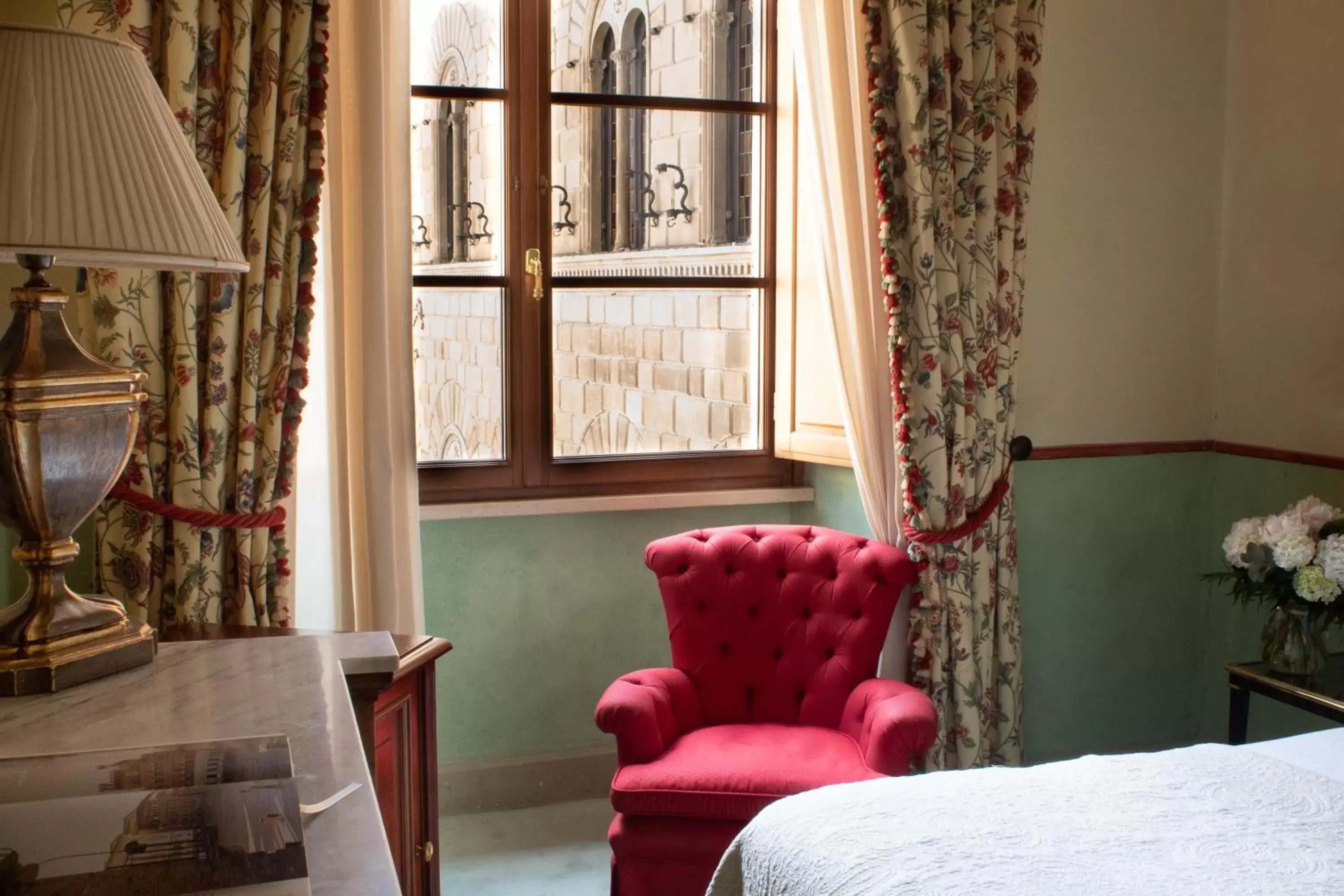 Bedroom in Grand Hotel Continental Siena - Starhotels Collezione