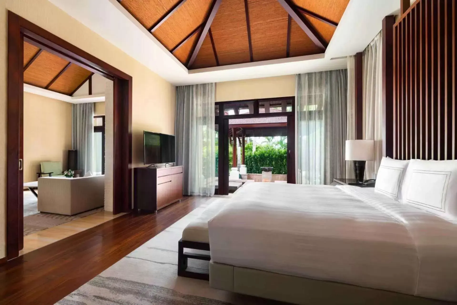 Bedroom in The Ritz-Carlton Sanya, Yalong Bay