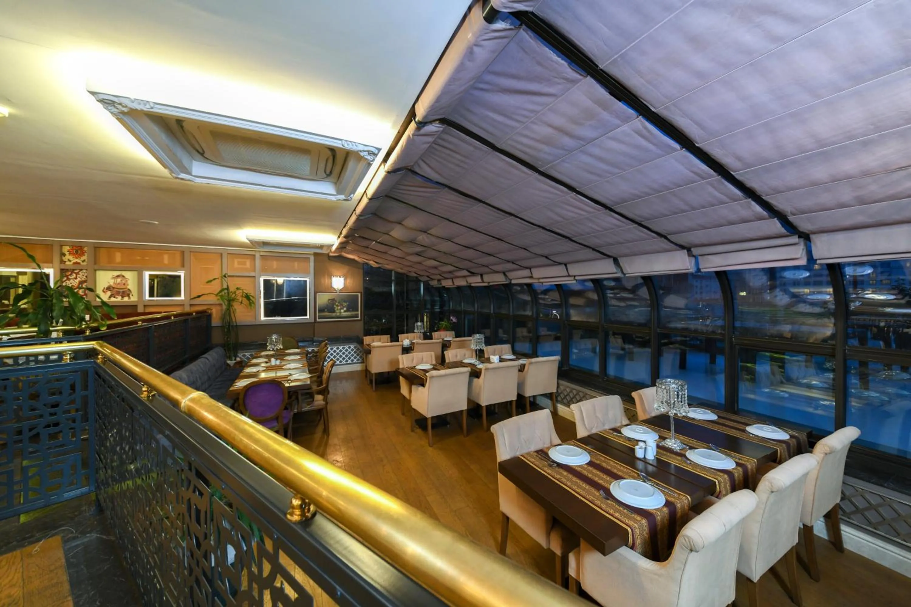 Restaurant/places to eat in Grand Star Hotel Bosphorus & Spa