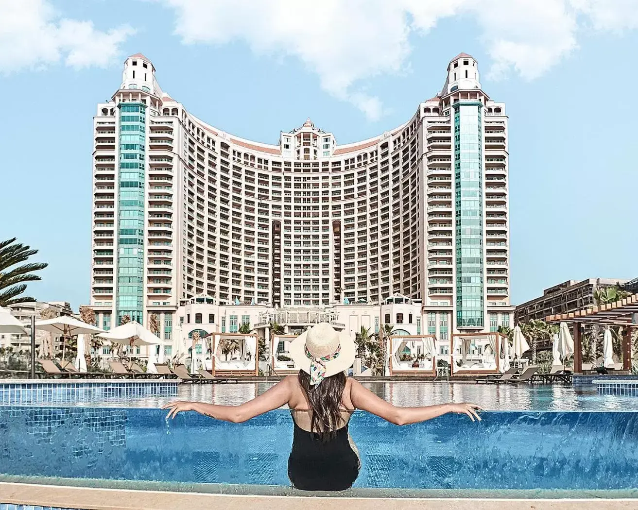 Property building in Four Seasons Hotel Alexandria At San Stefano Property building in Four Seasons Hotel Alexandria At San Stefano