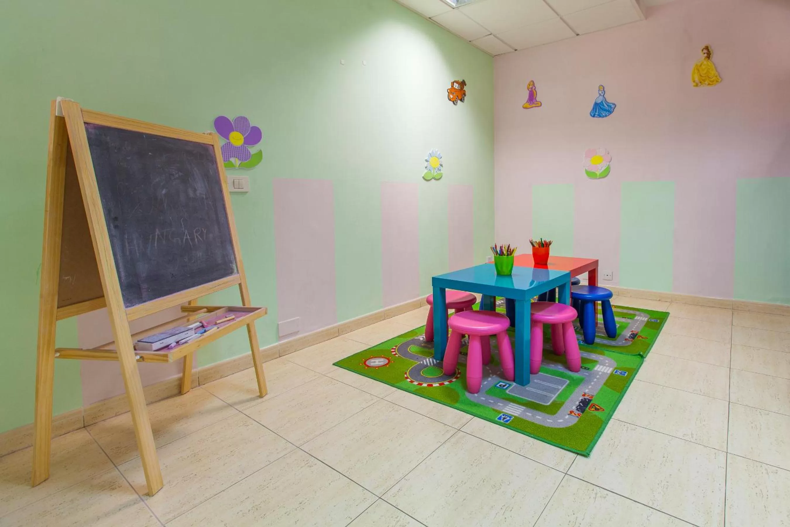 Area and facilities in El Marques Palace by Intercorp Group