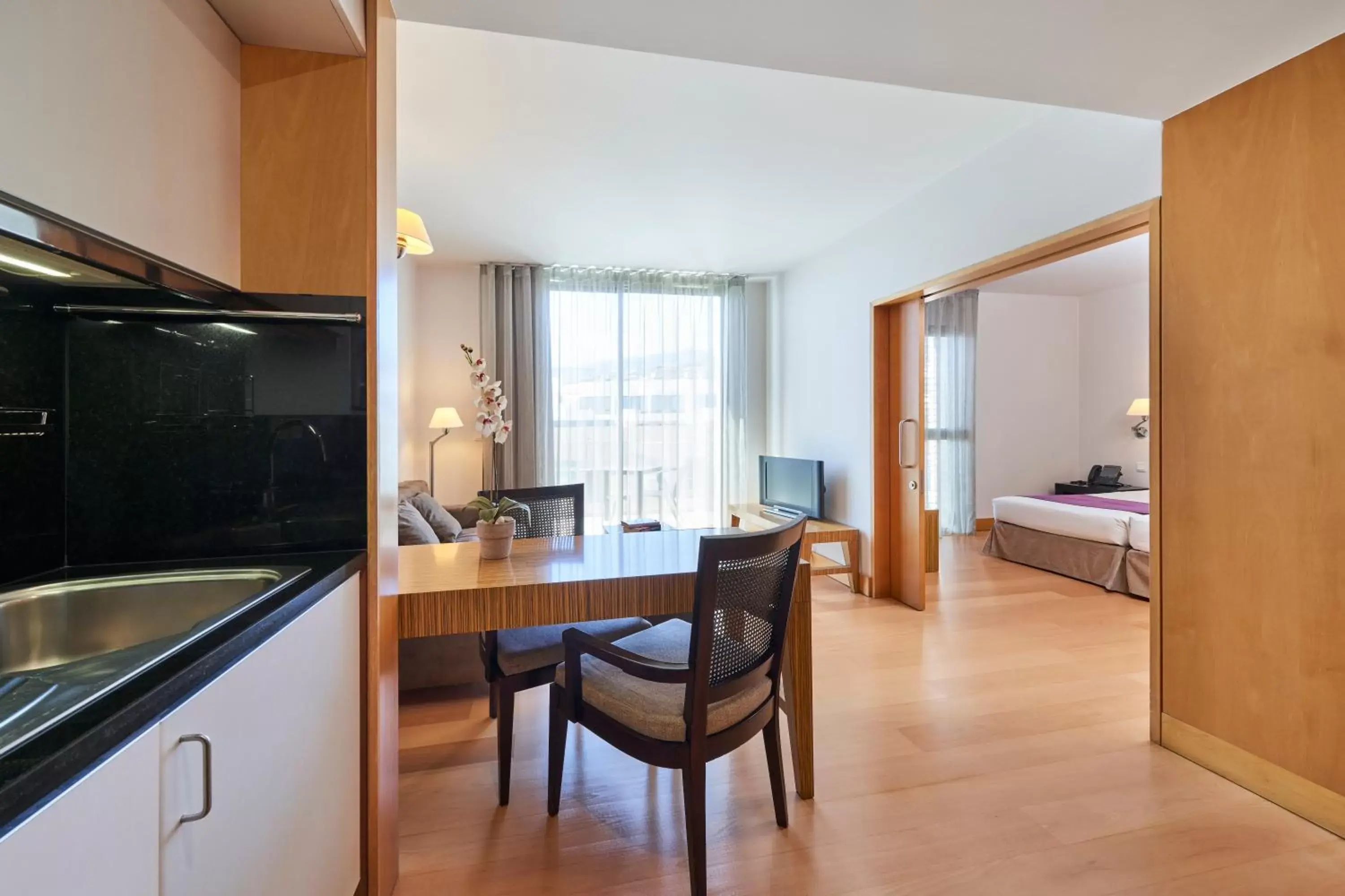 One-Bedroom Apartment with Side Sea View in Golden Residence Hotel