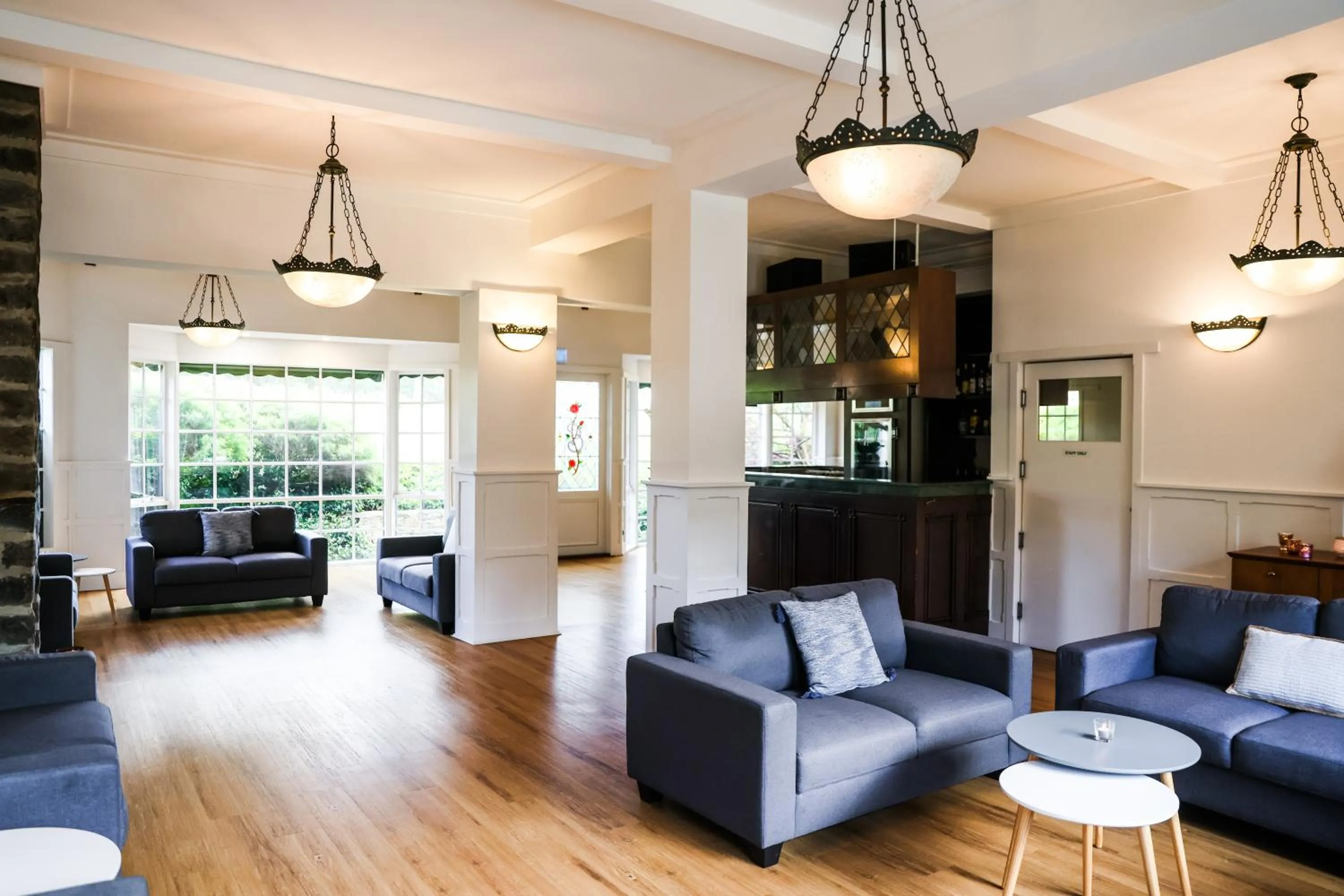 Lounge or bar in Elizabethan Lodge