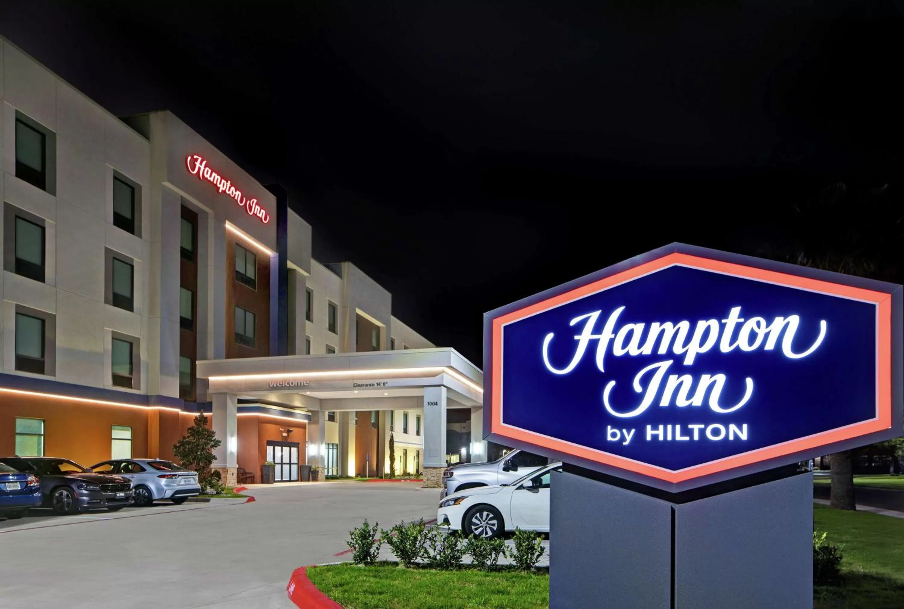 Property building in Hampton Inn Weslaco
