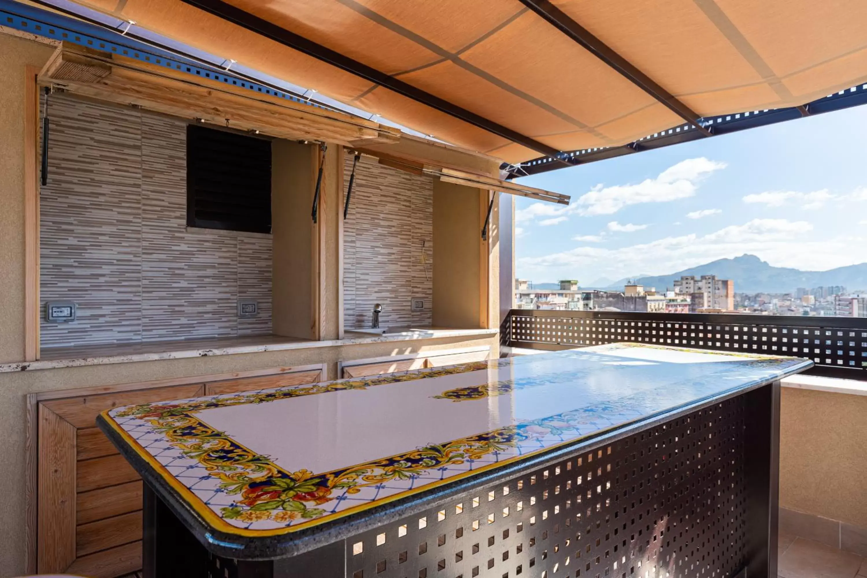 Solarium, Swimming Pool in Palermo Blu - Multi Suite