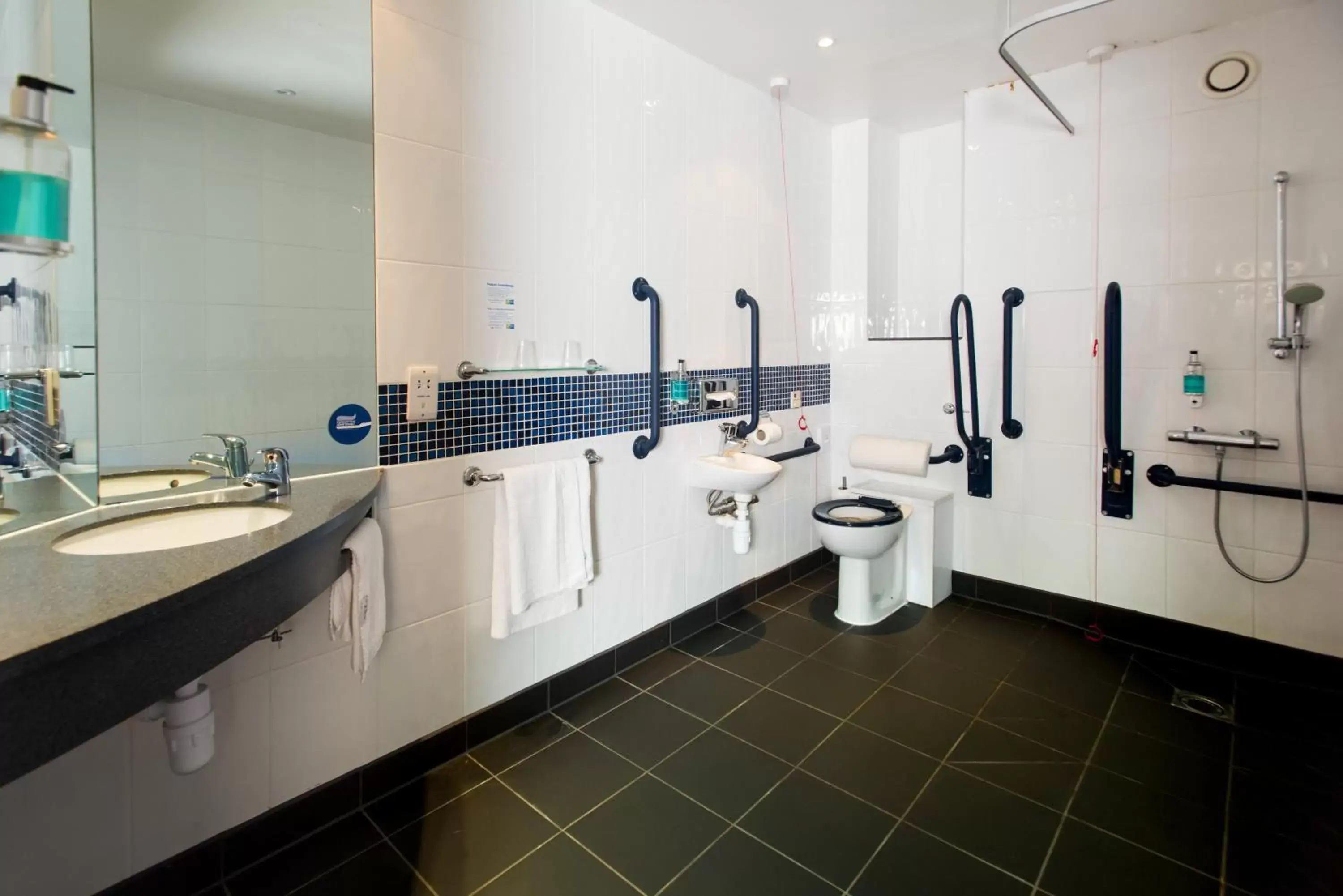 Photo of the whole room, Bathroom in Holiday Inn Express Leeds City Centre - Armouries, an IHG Hotel