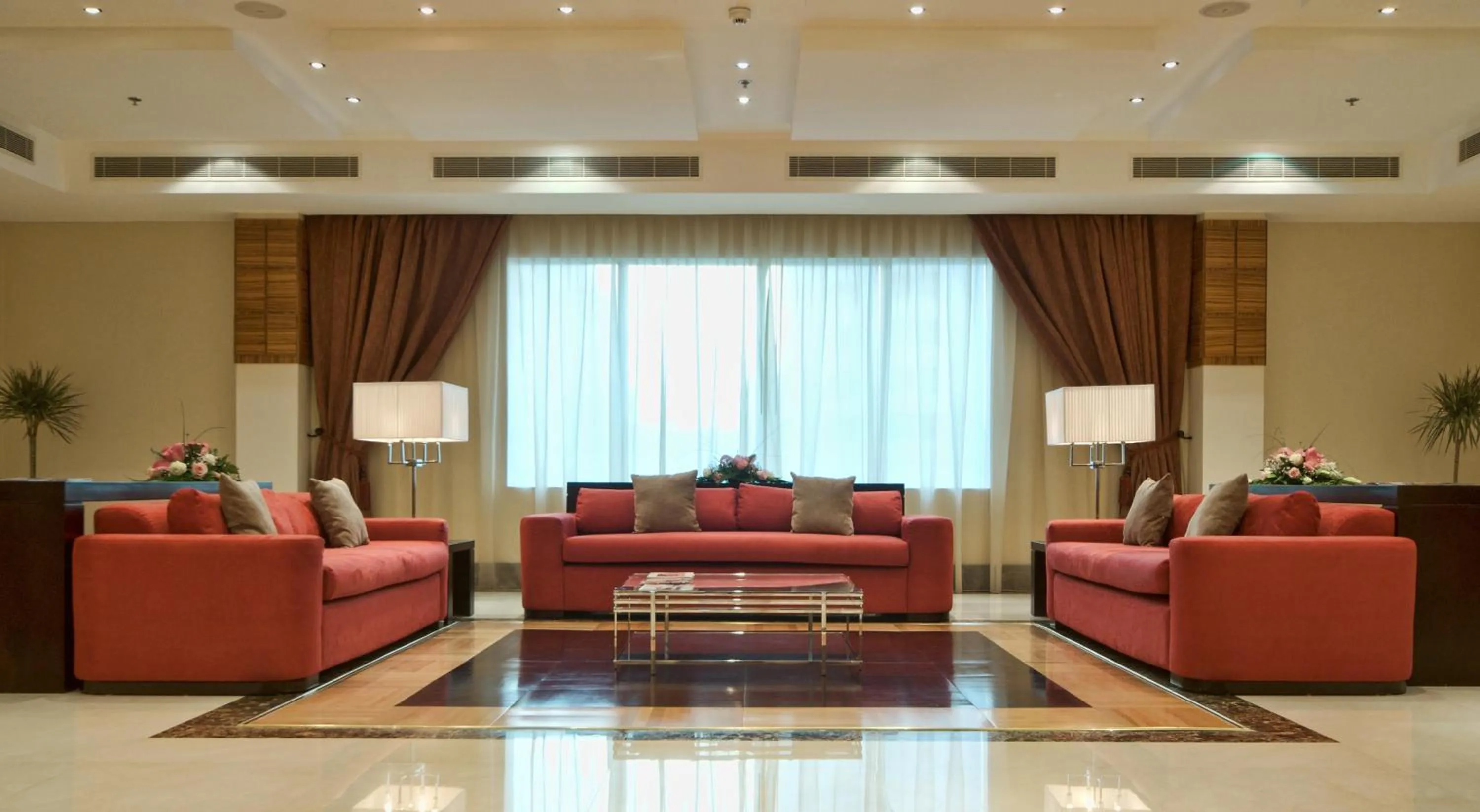 Lobby or reception in City Seasons Hotel & Suites Muscat