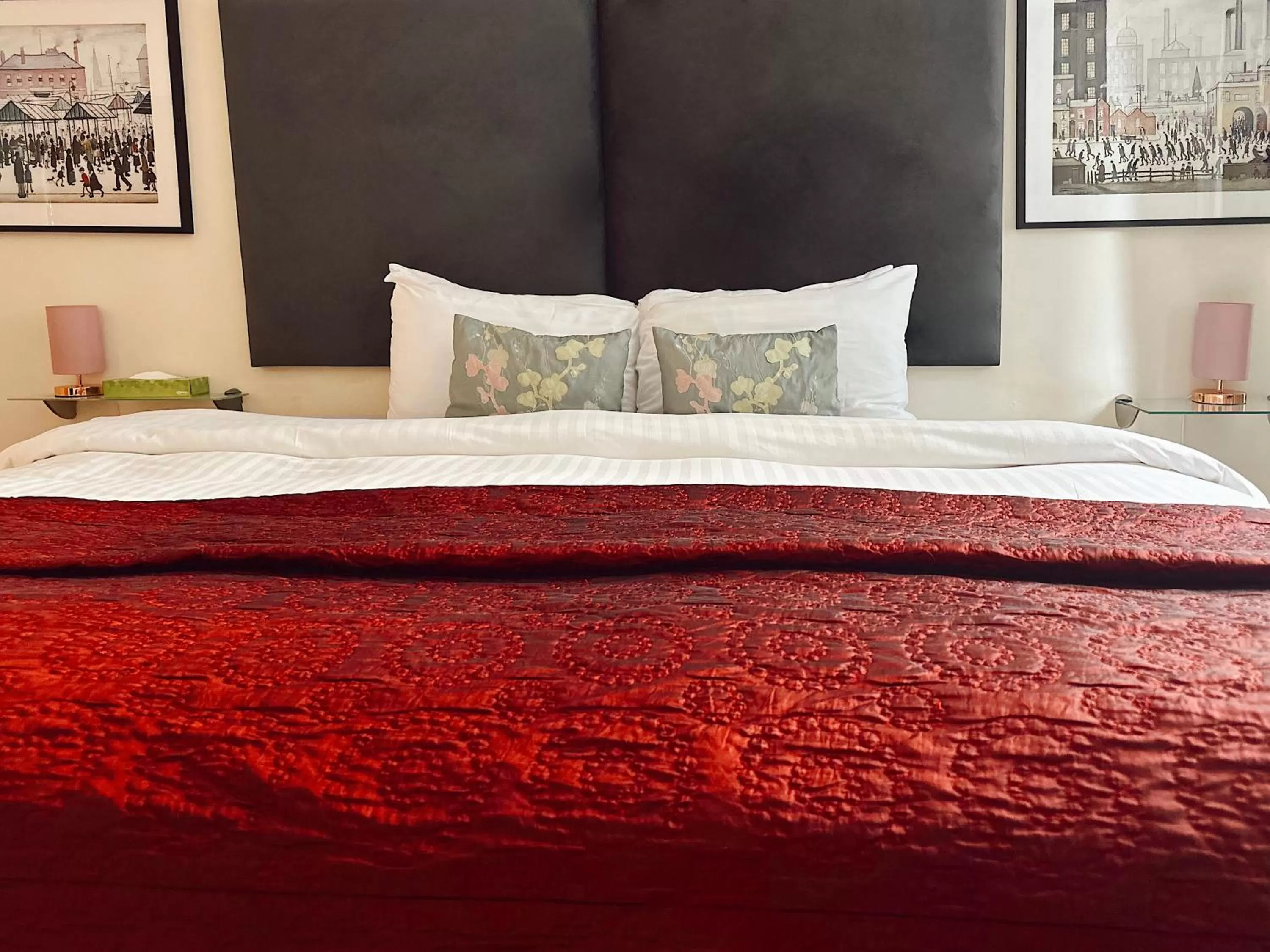 Bed in Canary Wharf - Luxury Apartments