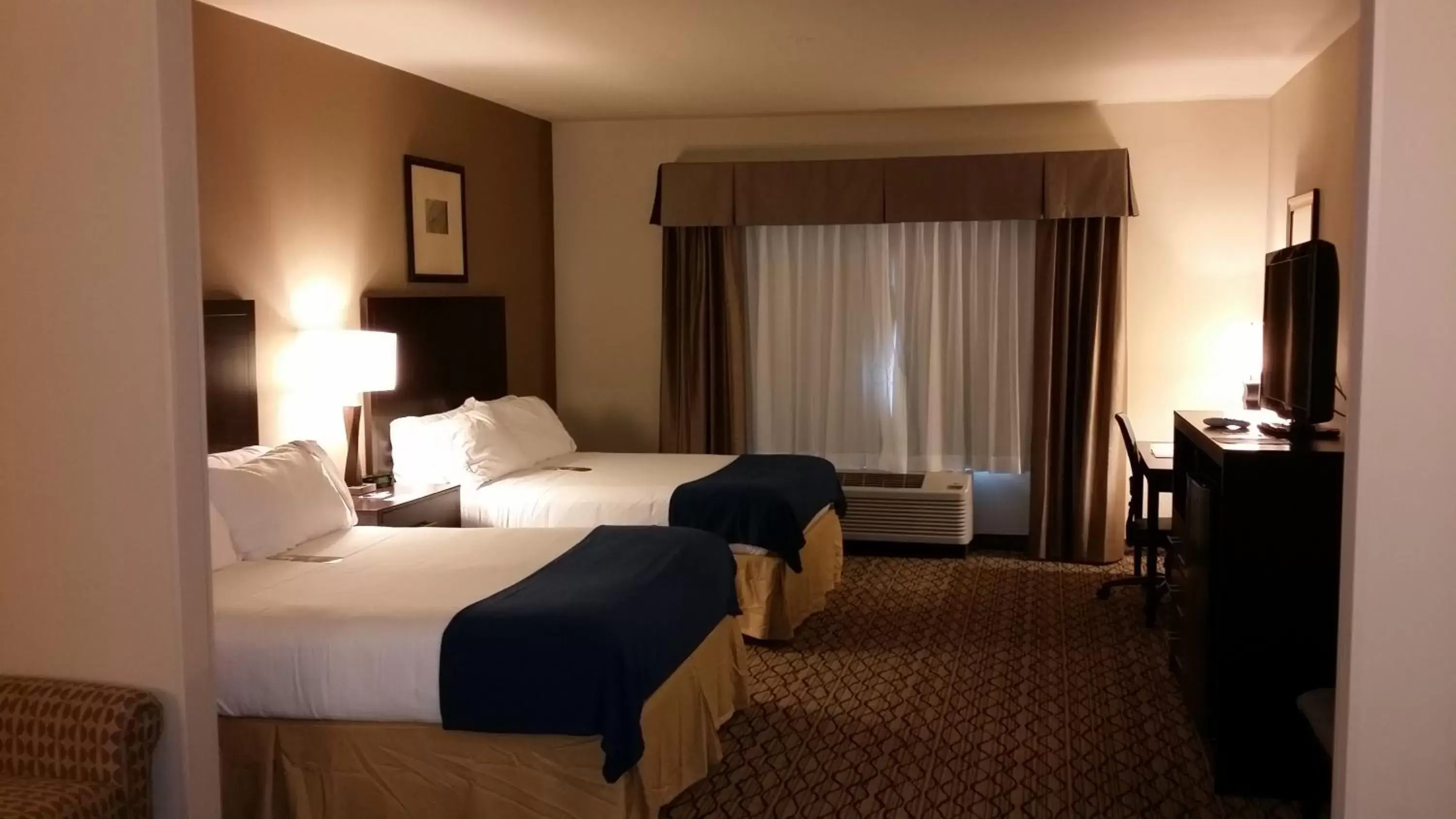 Bed in Holiday Inn Express & Suites Deming Mimbres Valley, an IHG Hotel