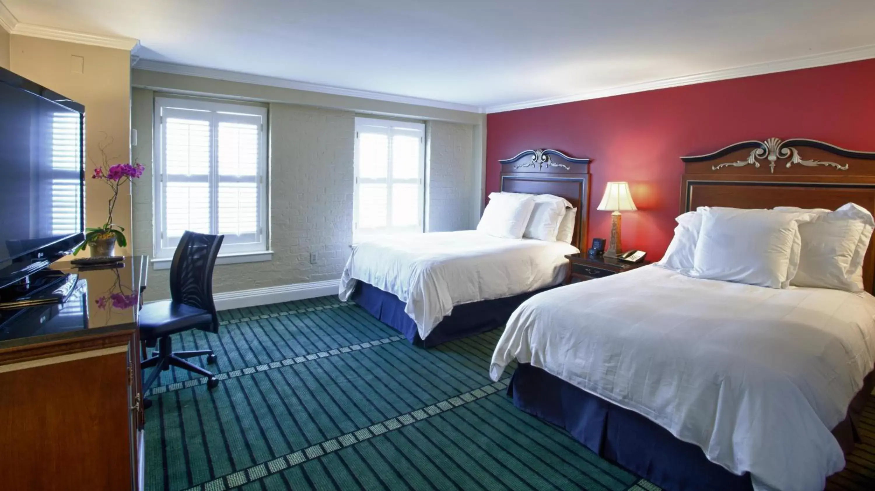Photo of the whole room, Bed in Bourbon Orleans Hotel