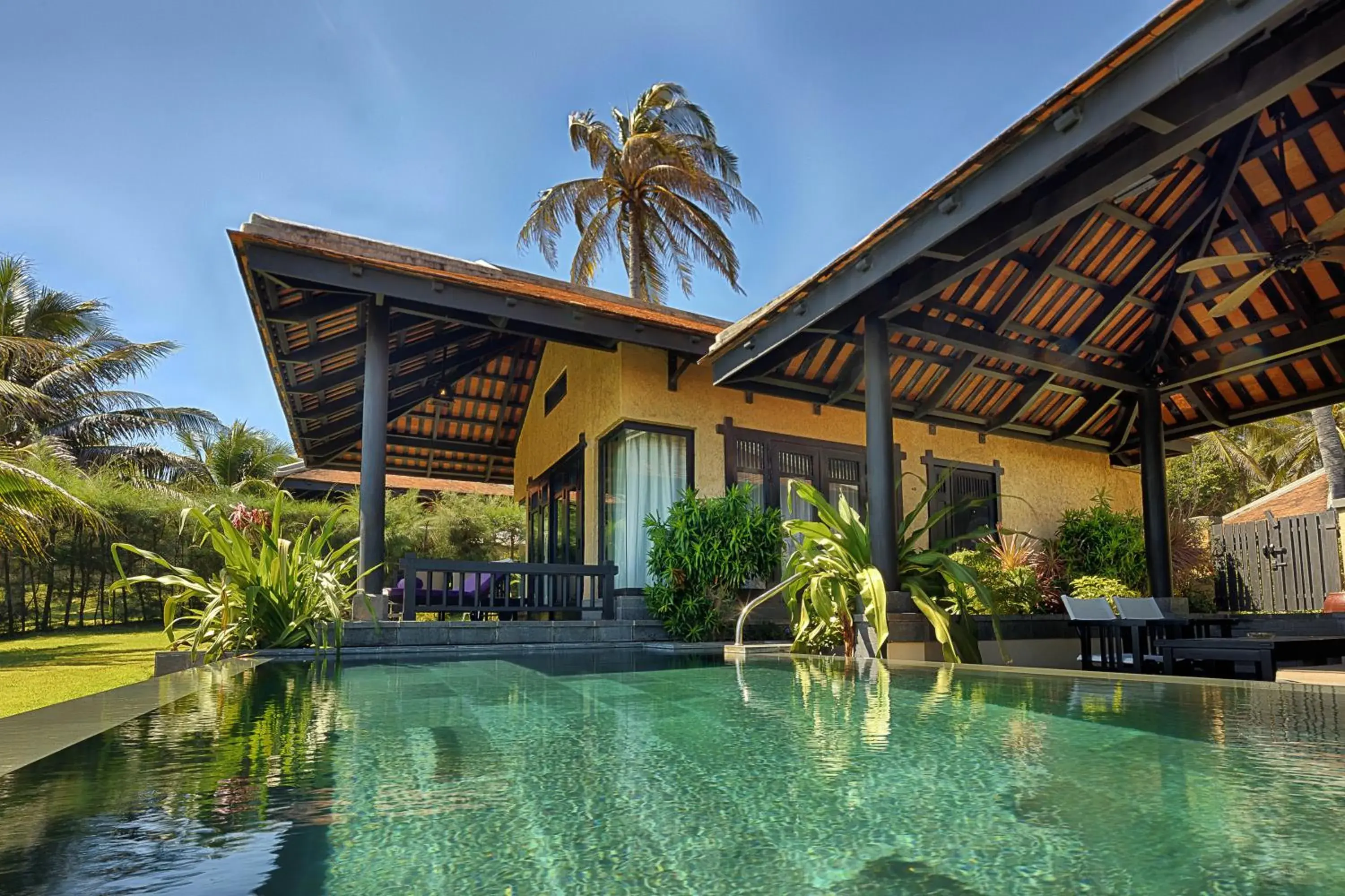 Swimming pool, Property Building in Anantara Mui Ne Resort