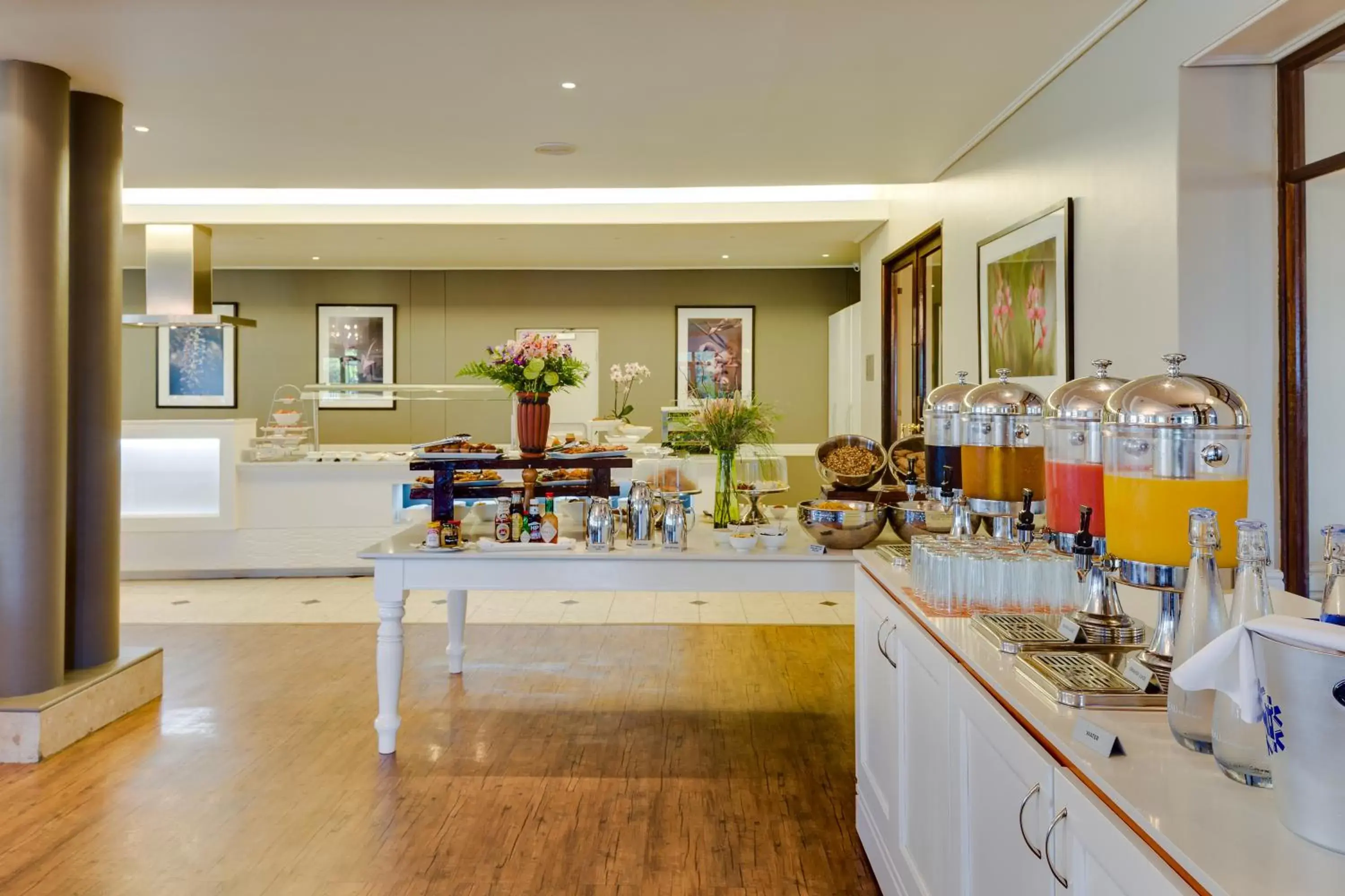 Buffet breakfast, Restaurant/Places to Eat in Protea Hotel by Marriott George King George