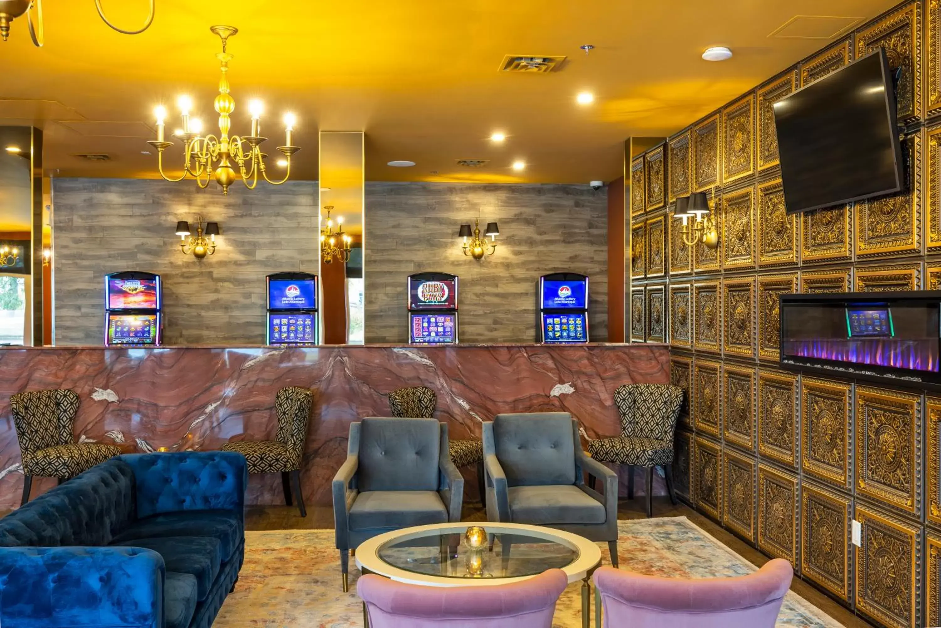 Lounge or bar in Comfort Hotel Bayer's Lake
