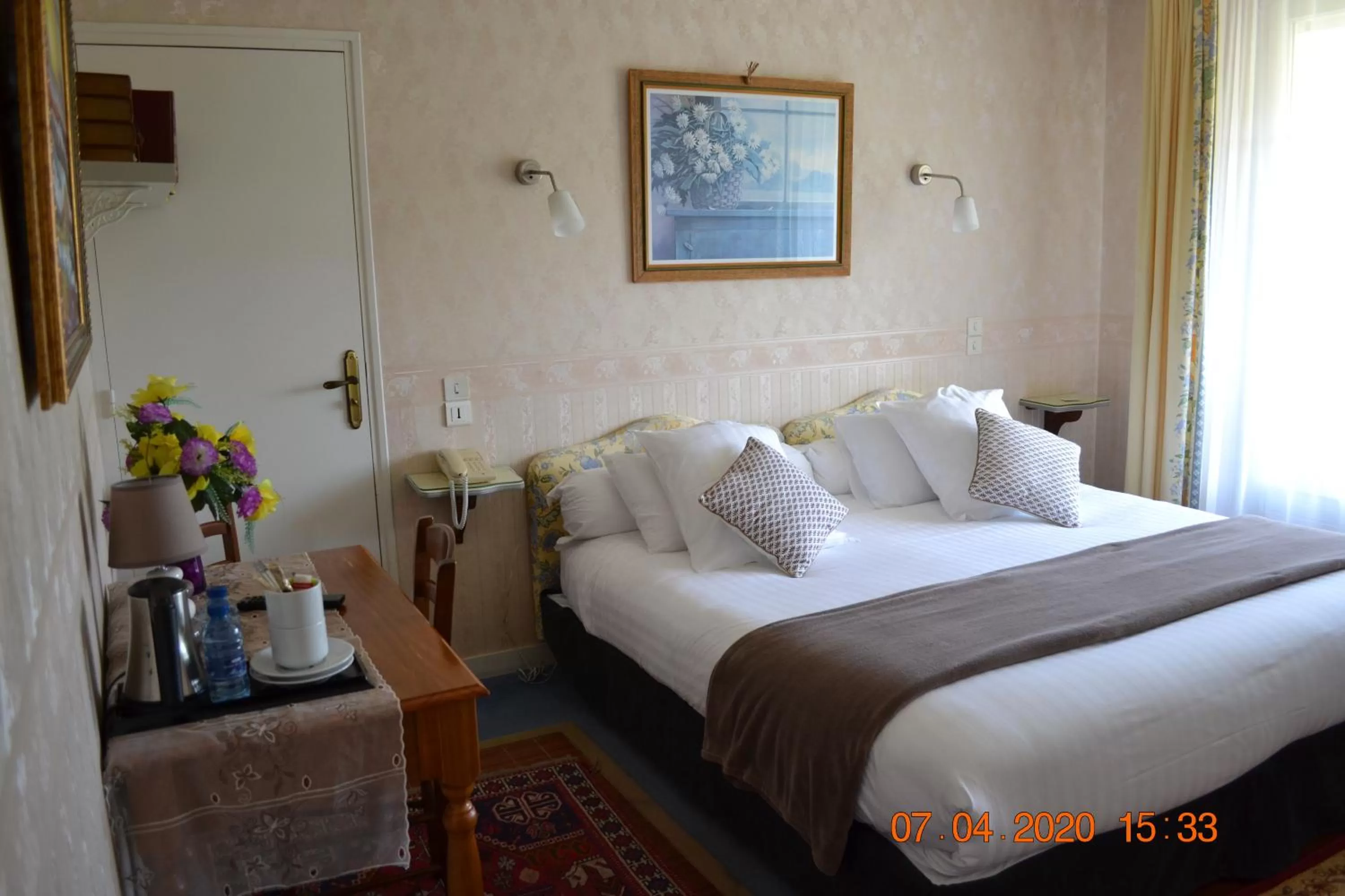 Bed in Hôtel Le Castel