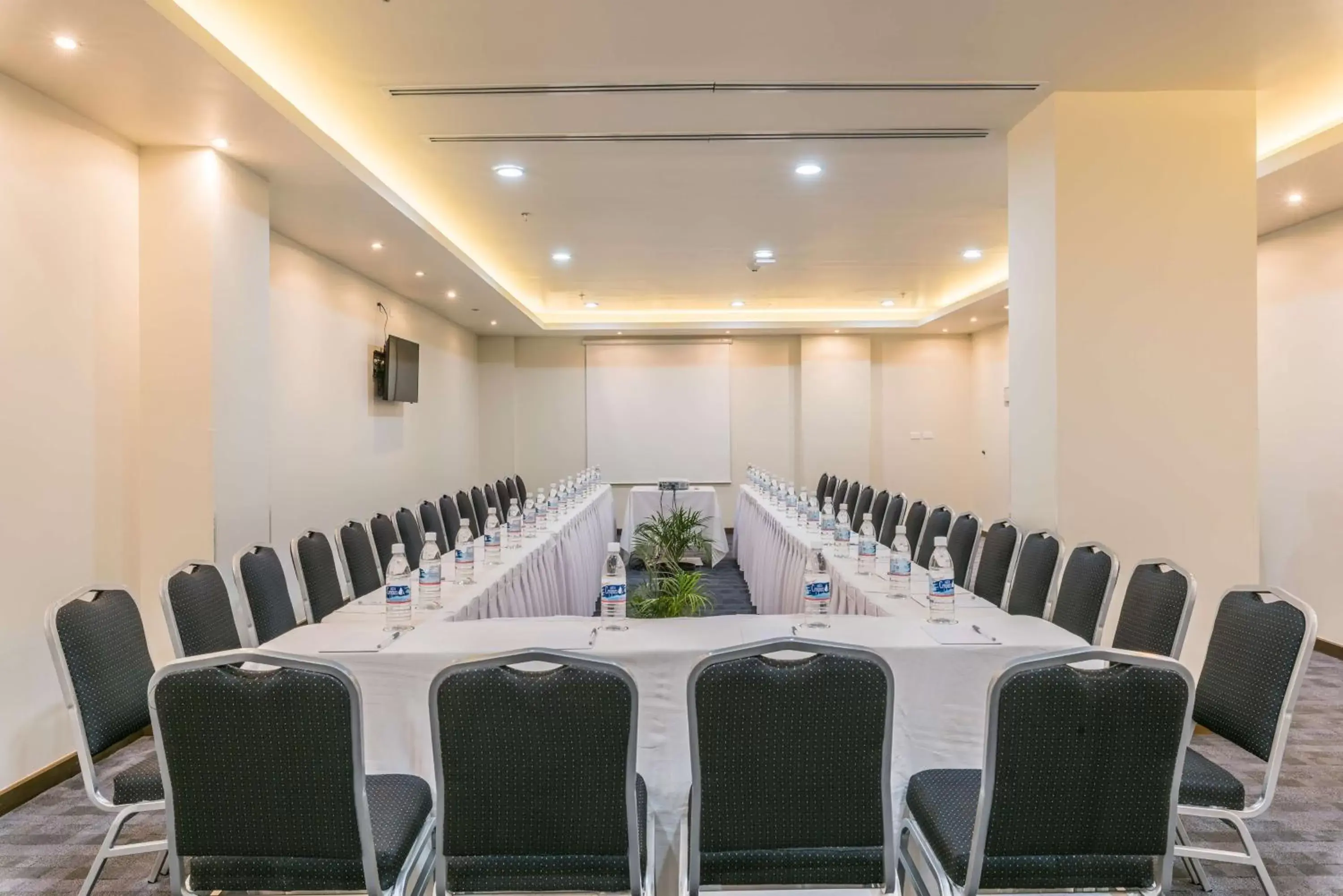 Meeting/conference room in Hampton Inn & Suites by Hilton Salamanca Bajio