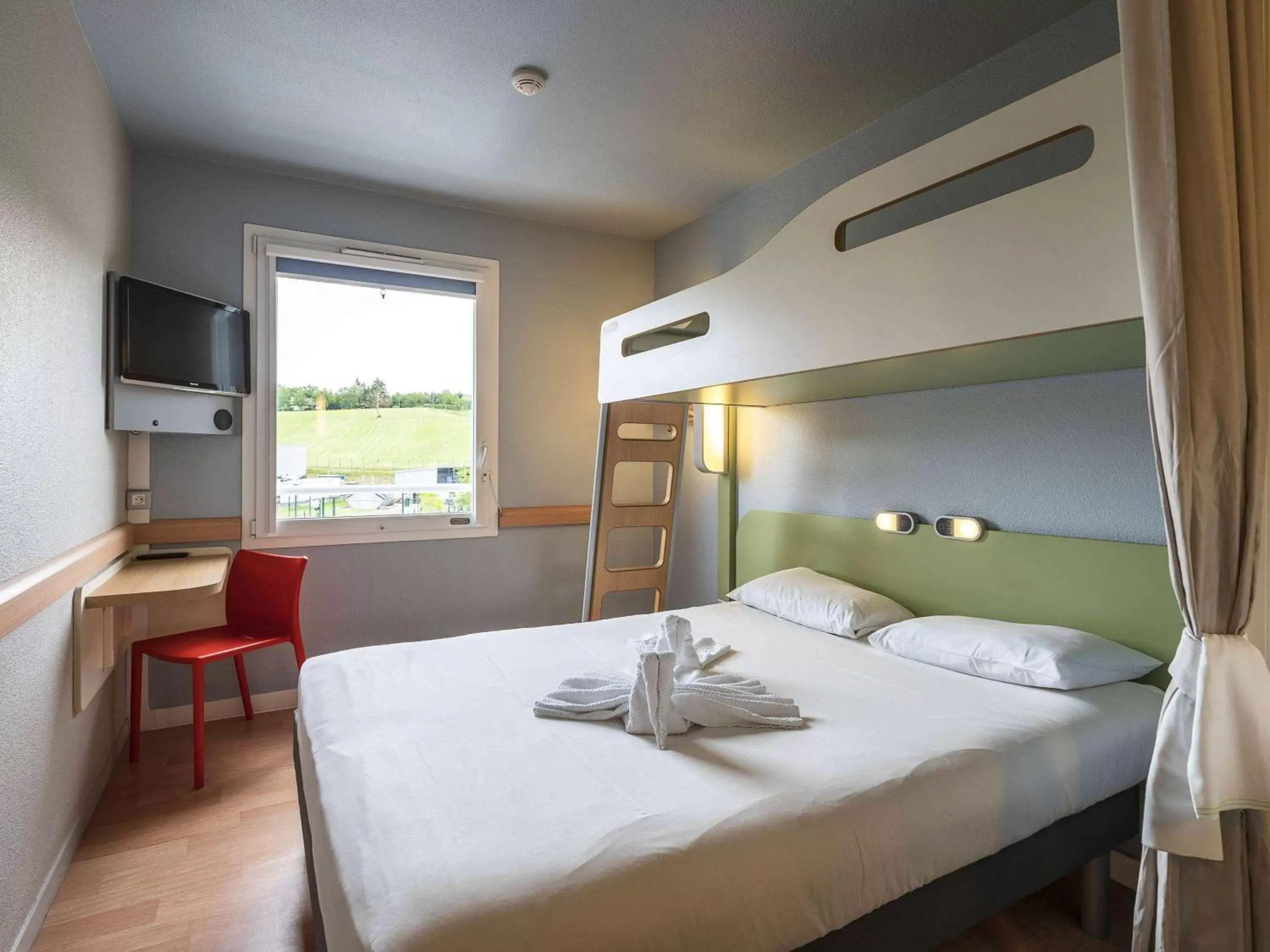 Photo of the whole room in ibis budget Saint Pourcain