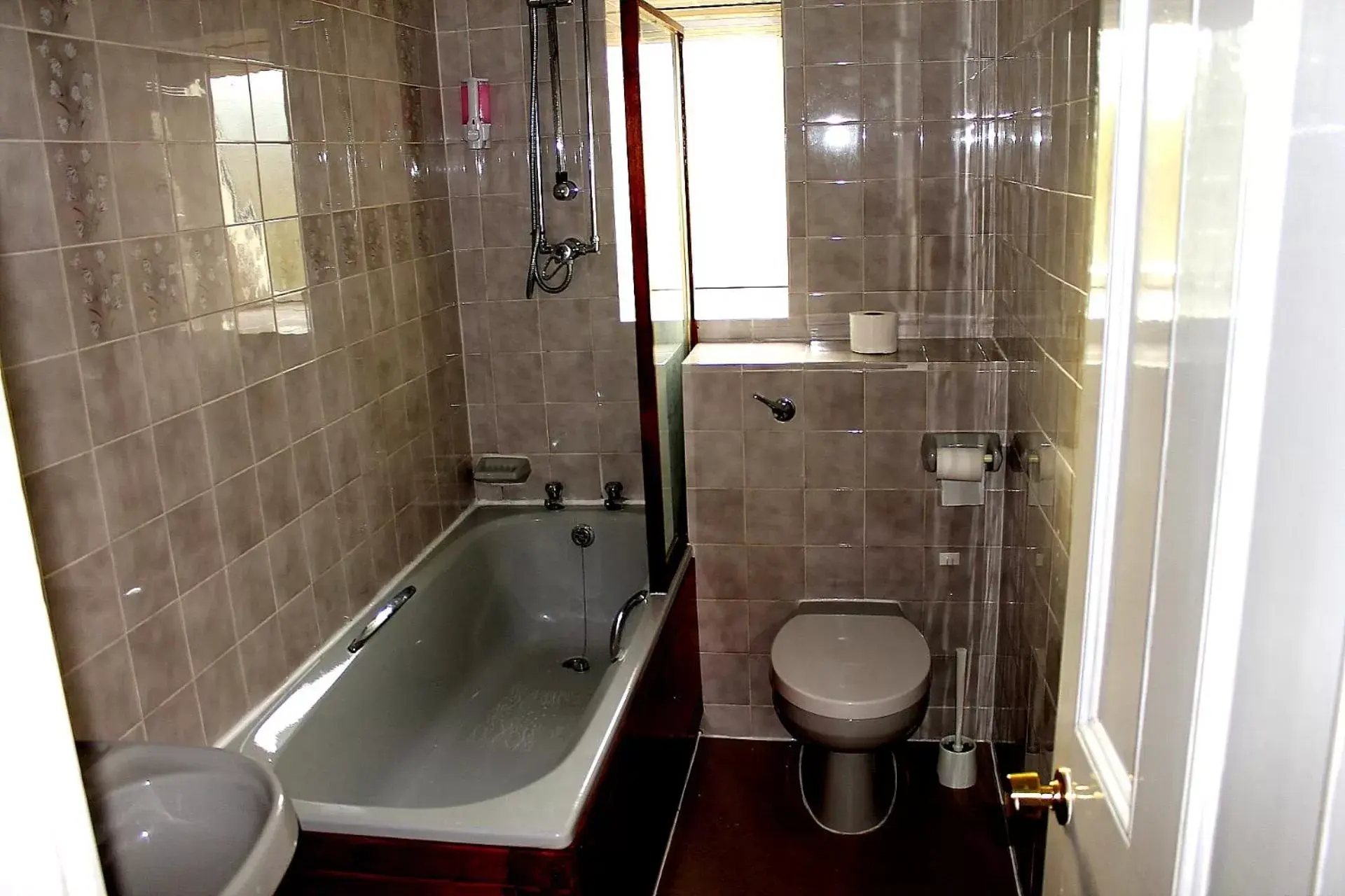 Bathroom in The Menai Hotel and Bar