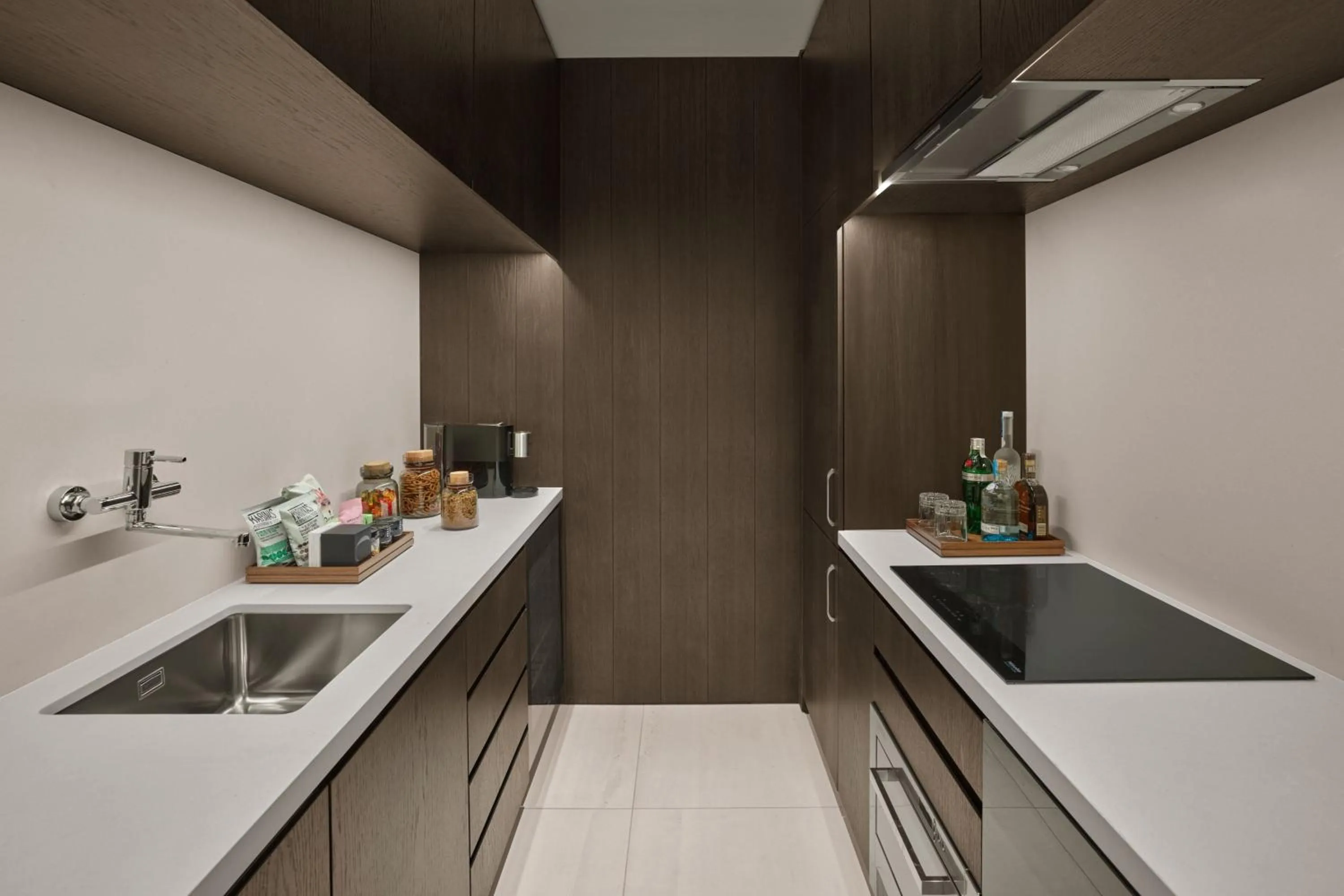 Kitchen or kitchenette in The Madrid EDITION